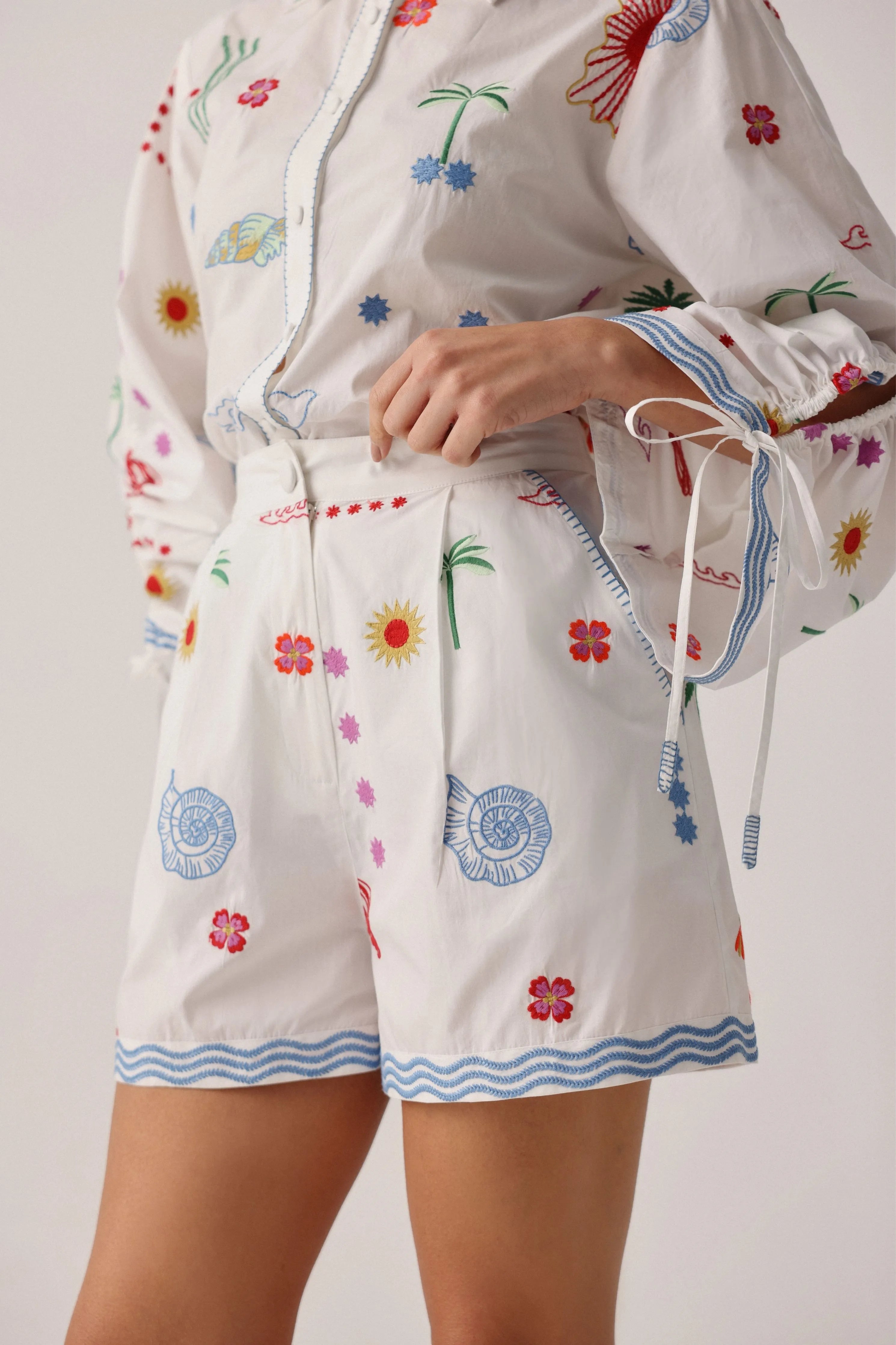 Mia Ecru Shorts