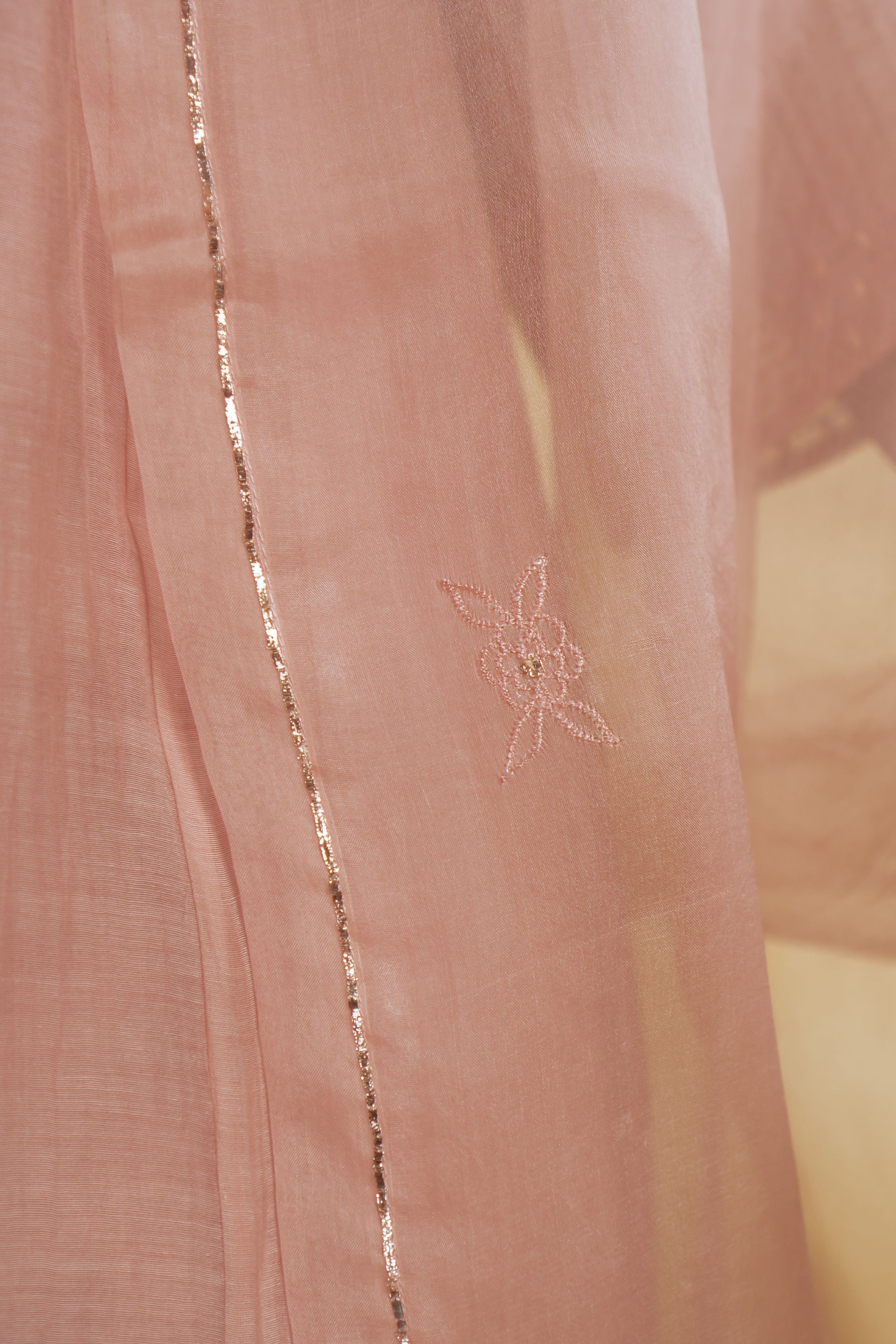 Gulzar Kurta Set