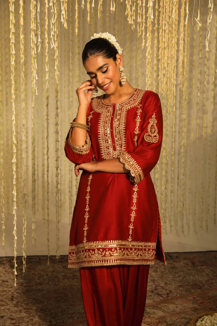 Shilpa Shetty In Mehak Deep Red Short Kurta With Salwar And Dupatta