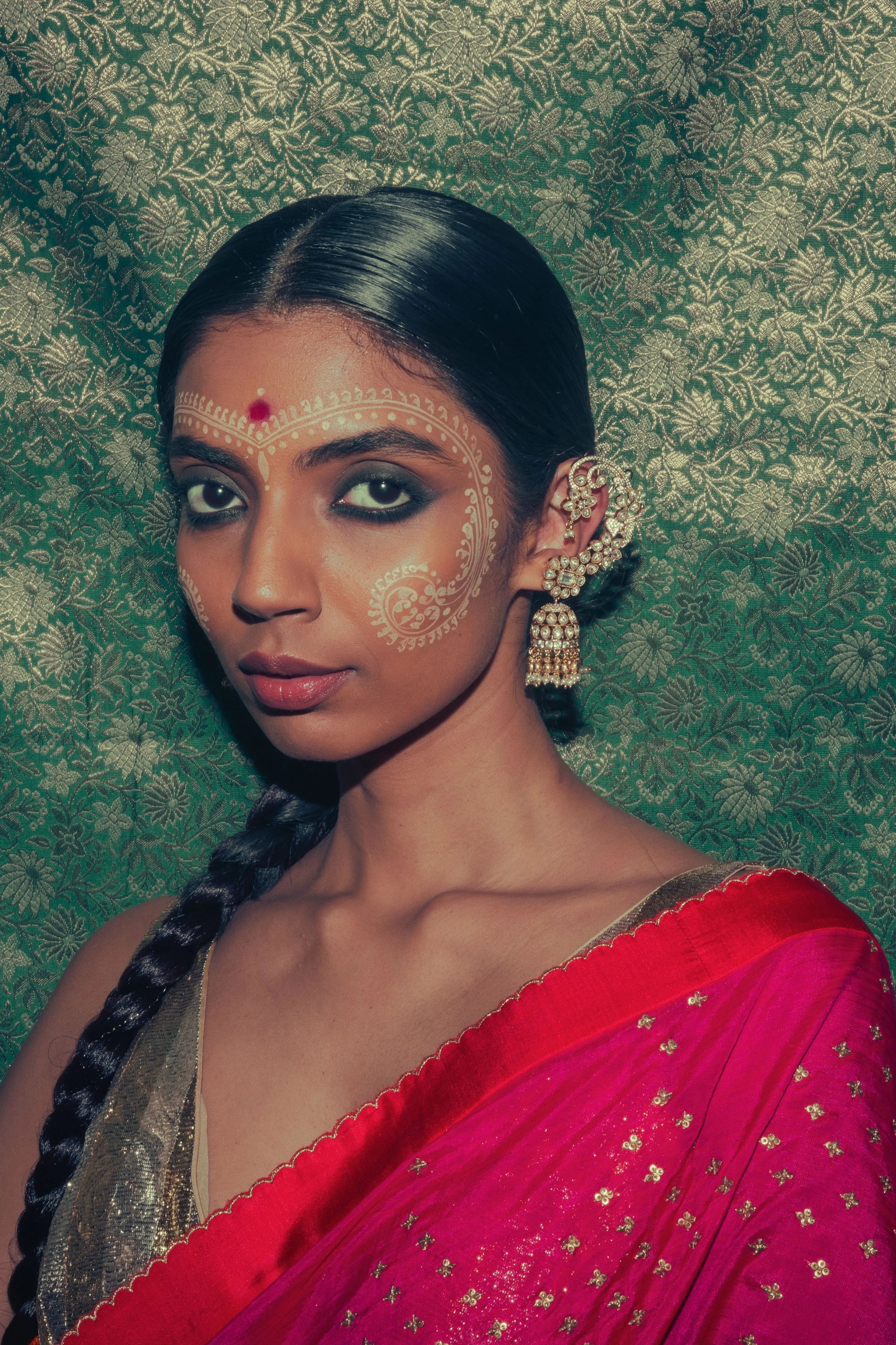 Gulabi Taara Saree & Blouse