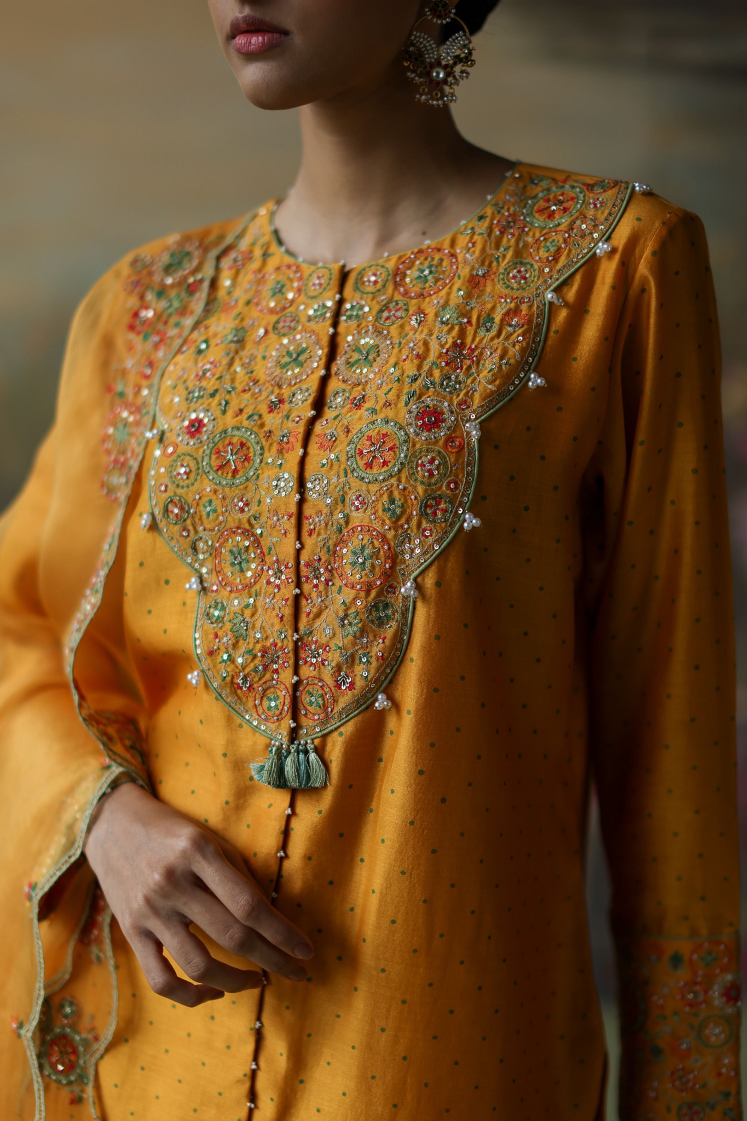 Naveli Kurta Set