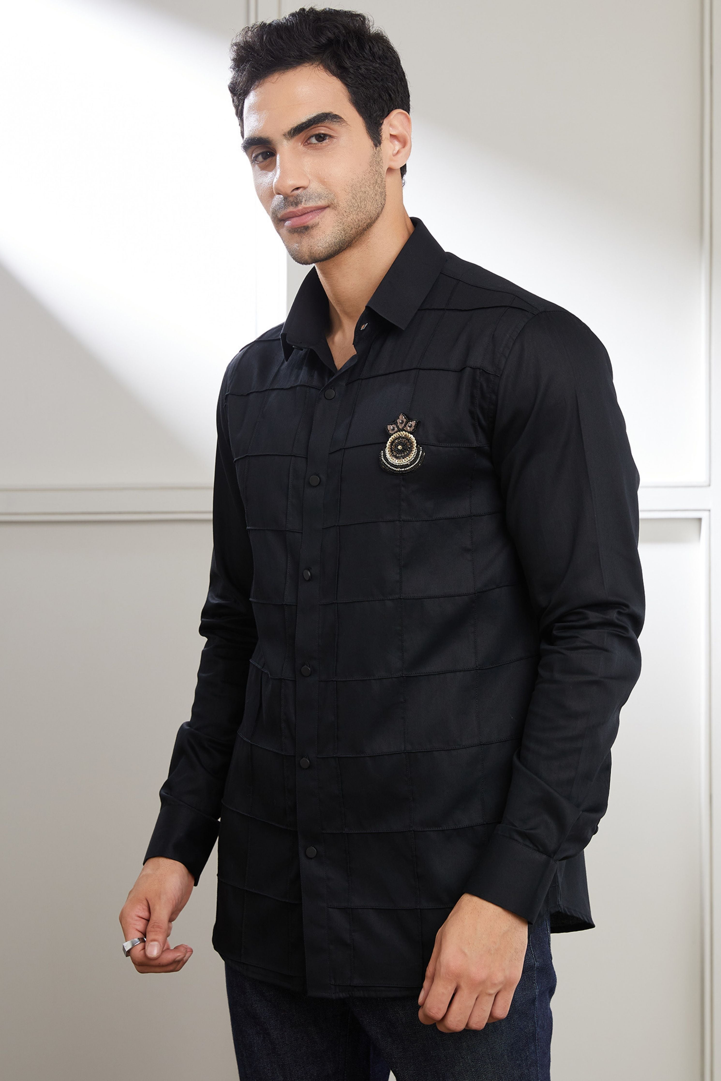 Square Black Crest