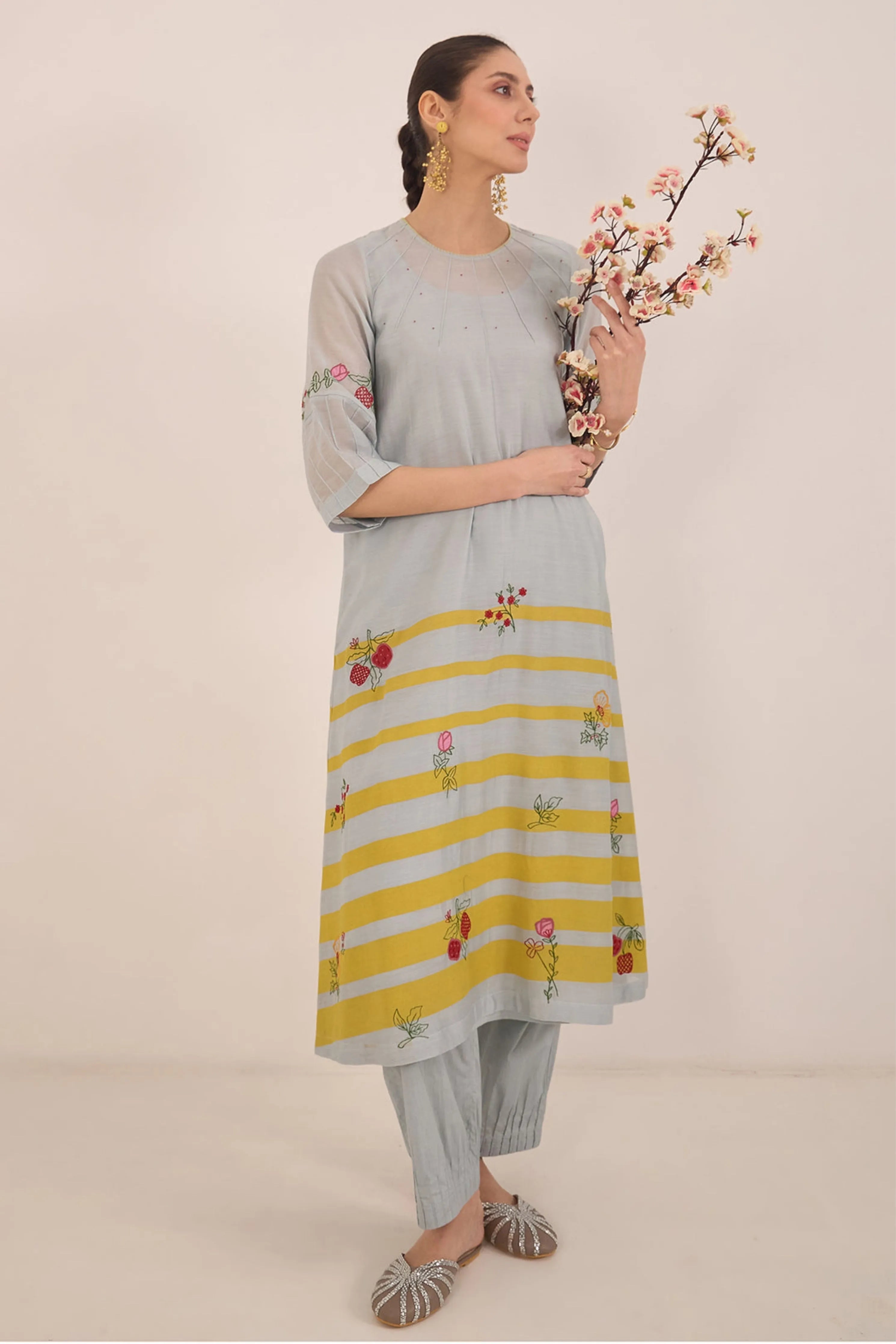 Chinar Embroidery Kurta Set