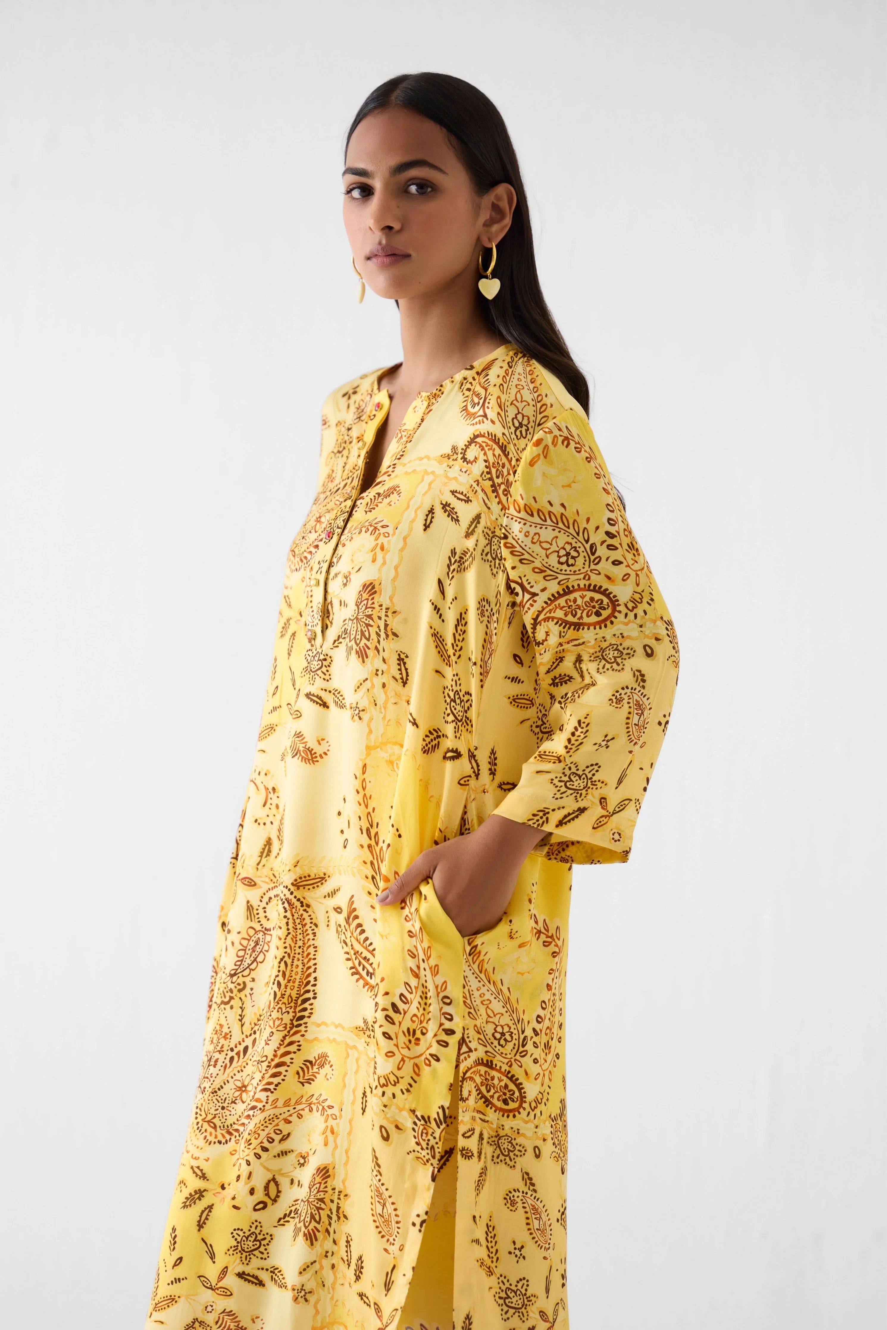 Ambi Straight Kurta & Pants