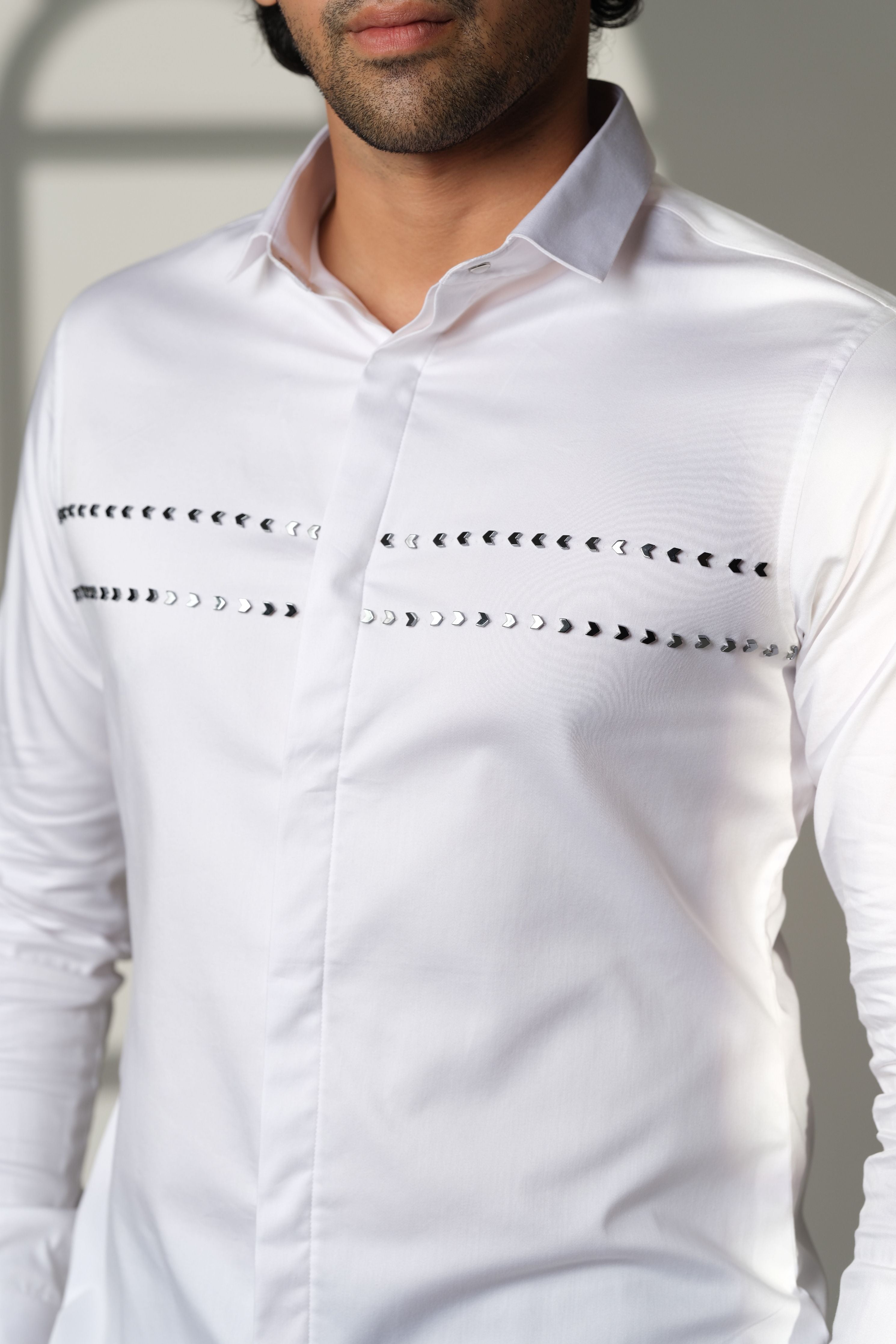 White Shirt With Double Parallel Arrow Embroidery
