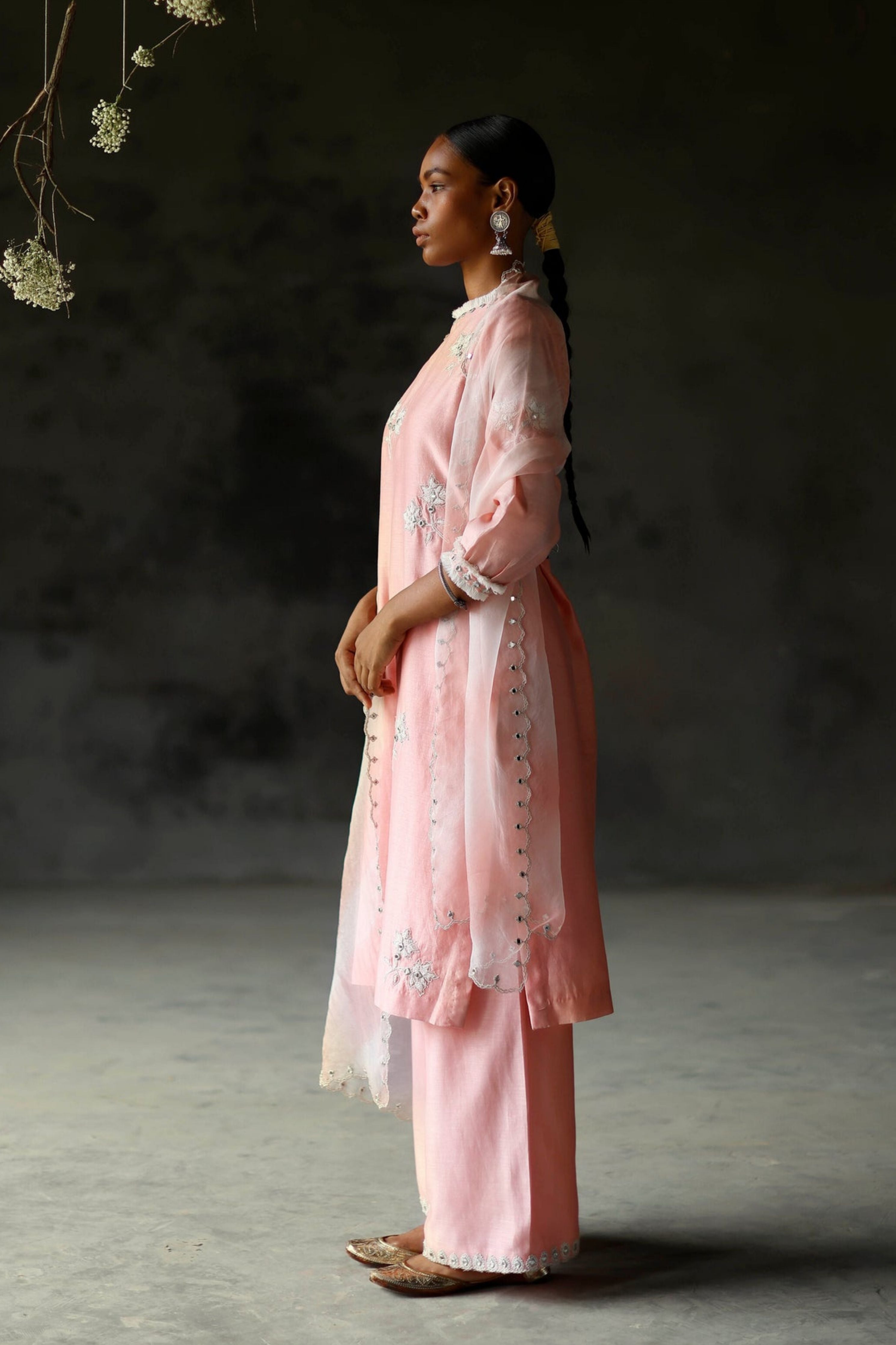 Gulabi Saveri Kurta Set