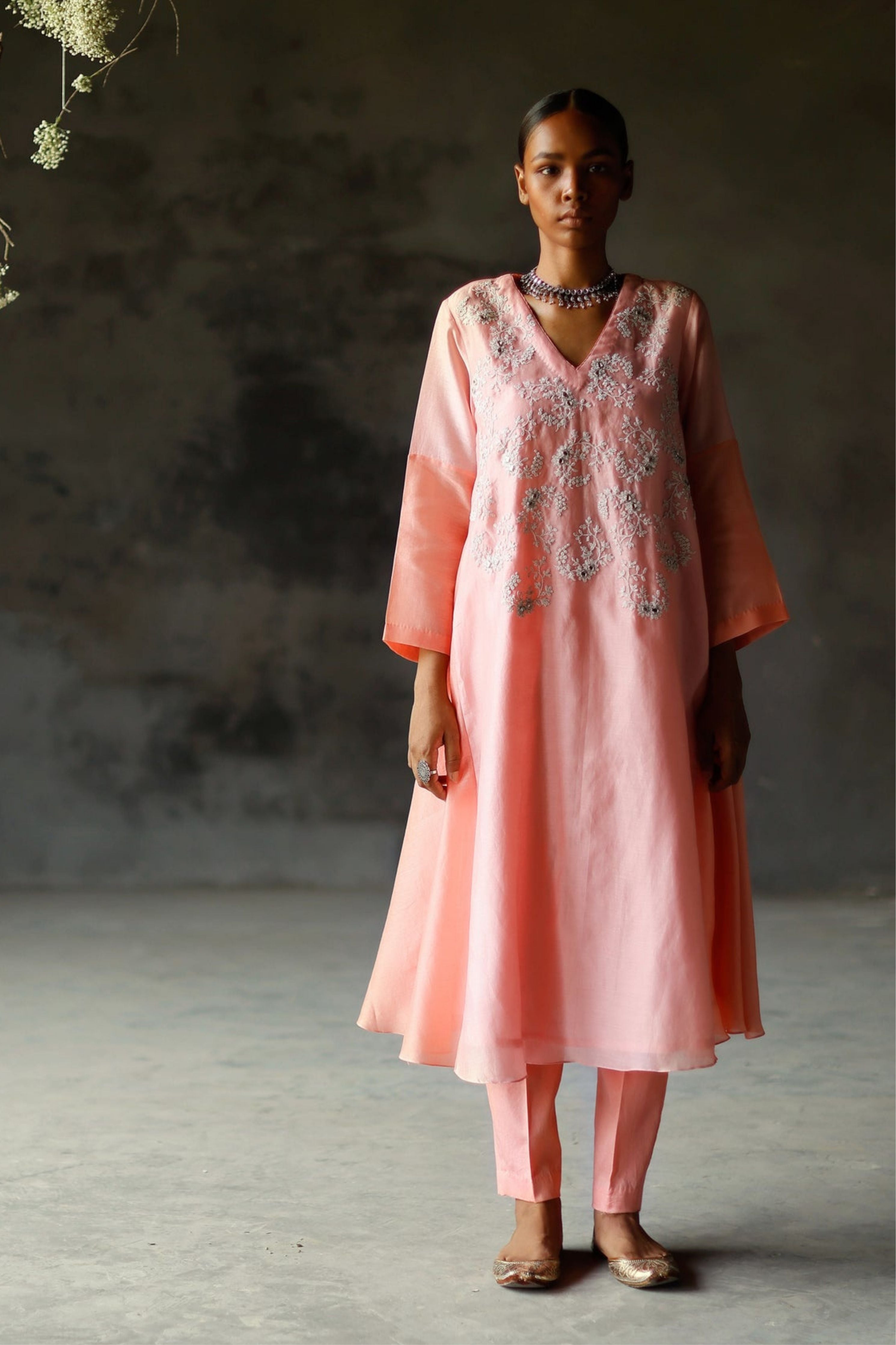 Gulabi Zariha Kurta Set