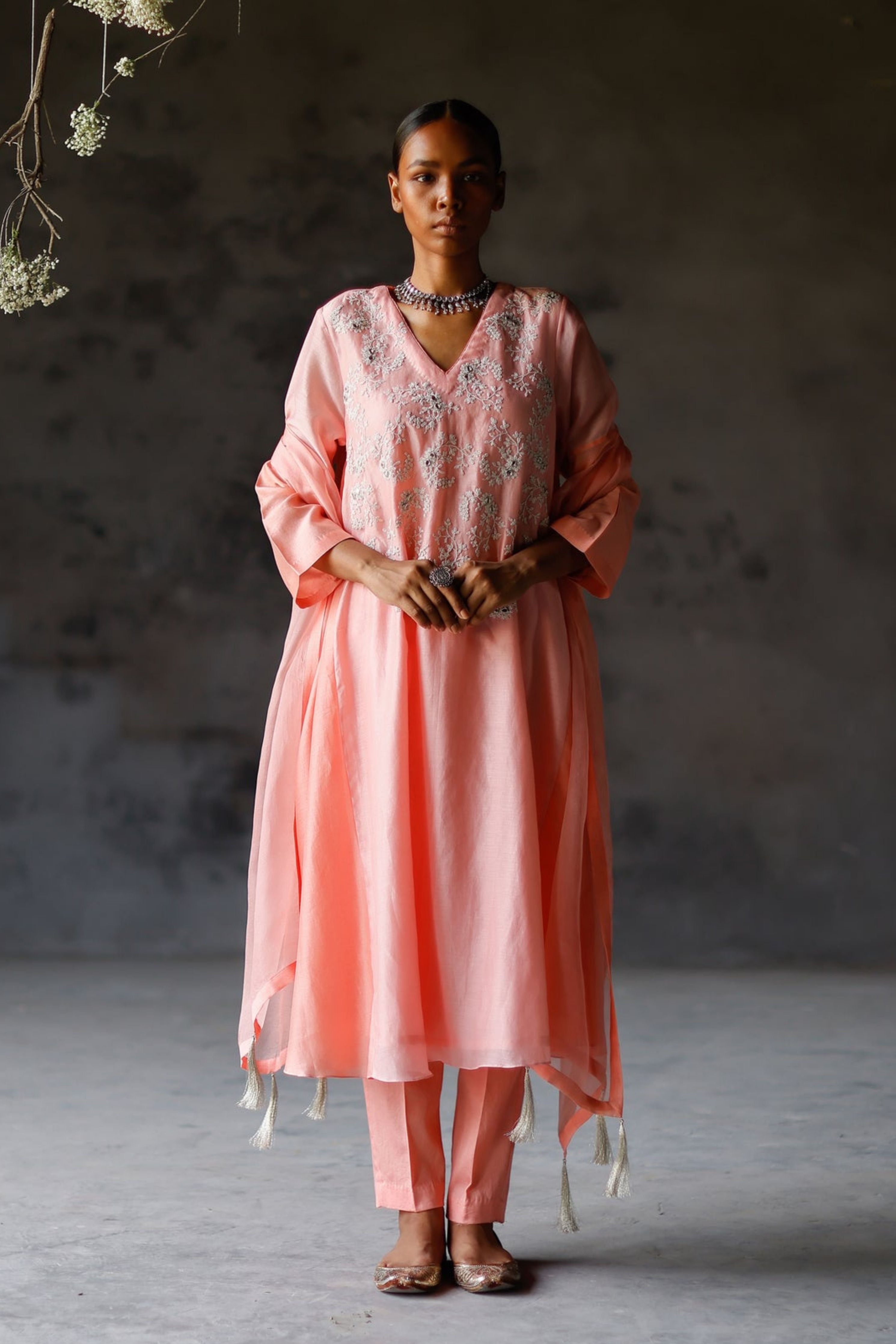 Gulabi Zariha Kurta Set