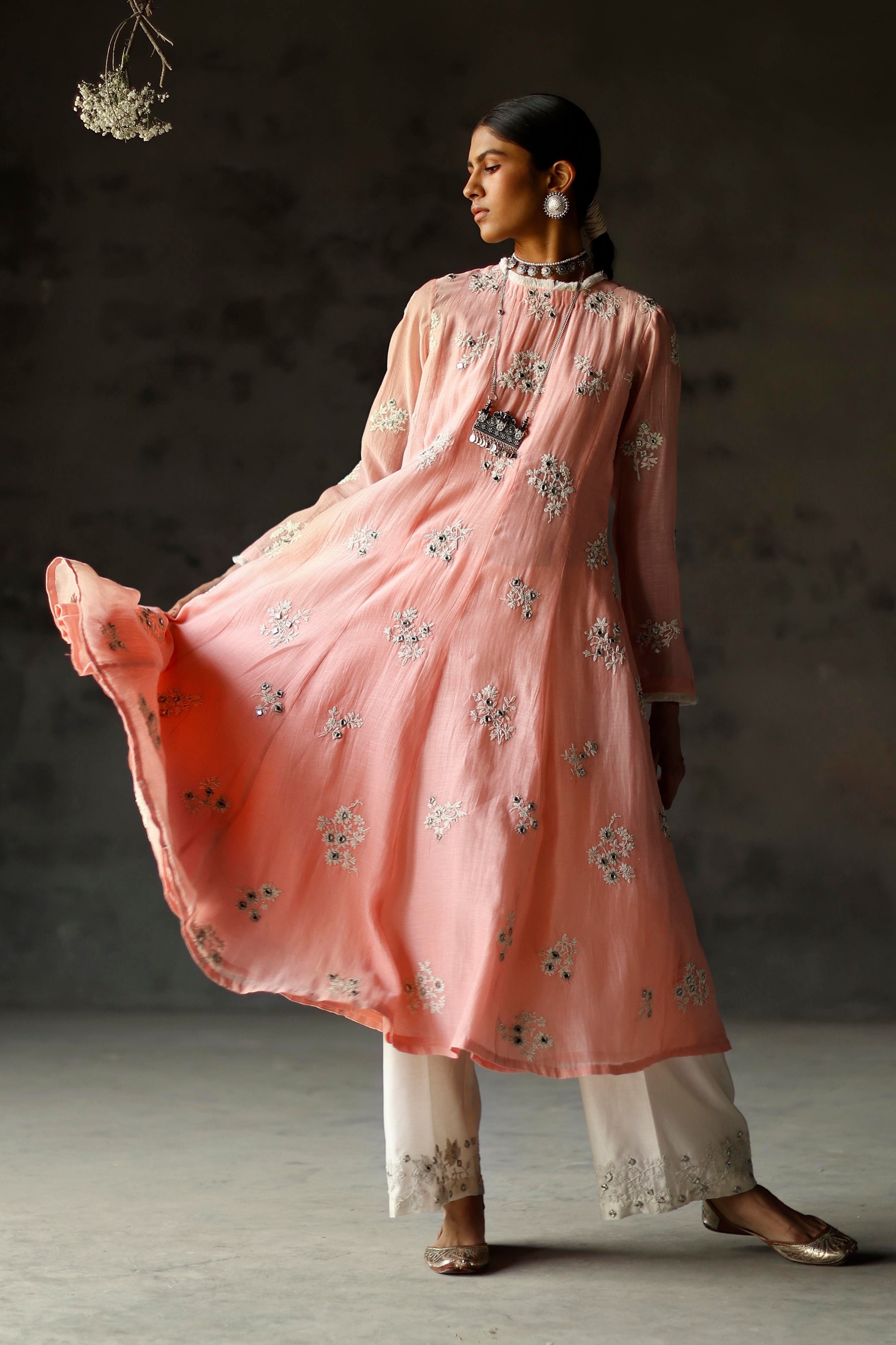 Gulabi Siyah Anarkali Set