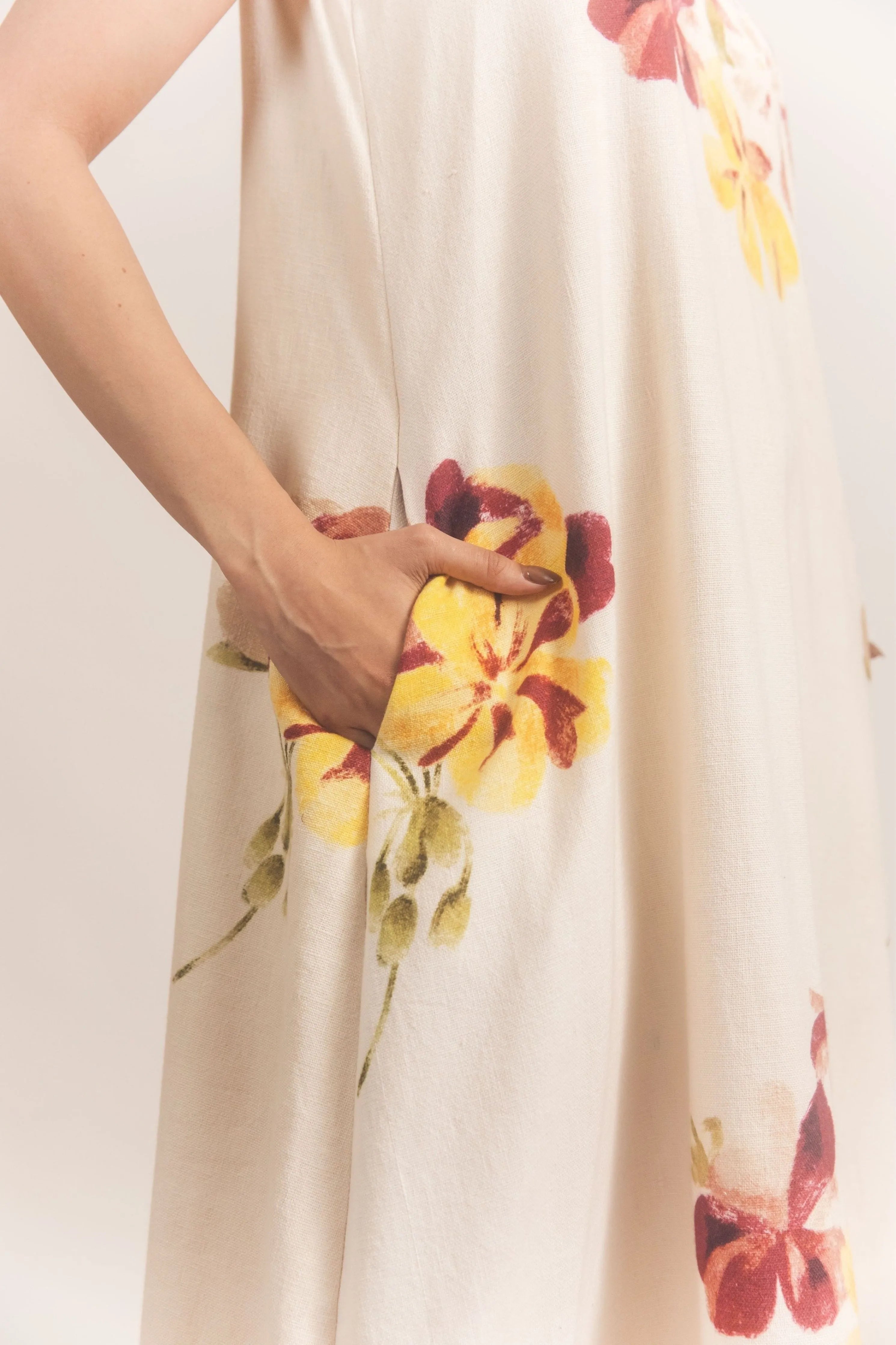 Scallop Dress White