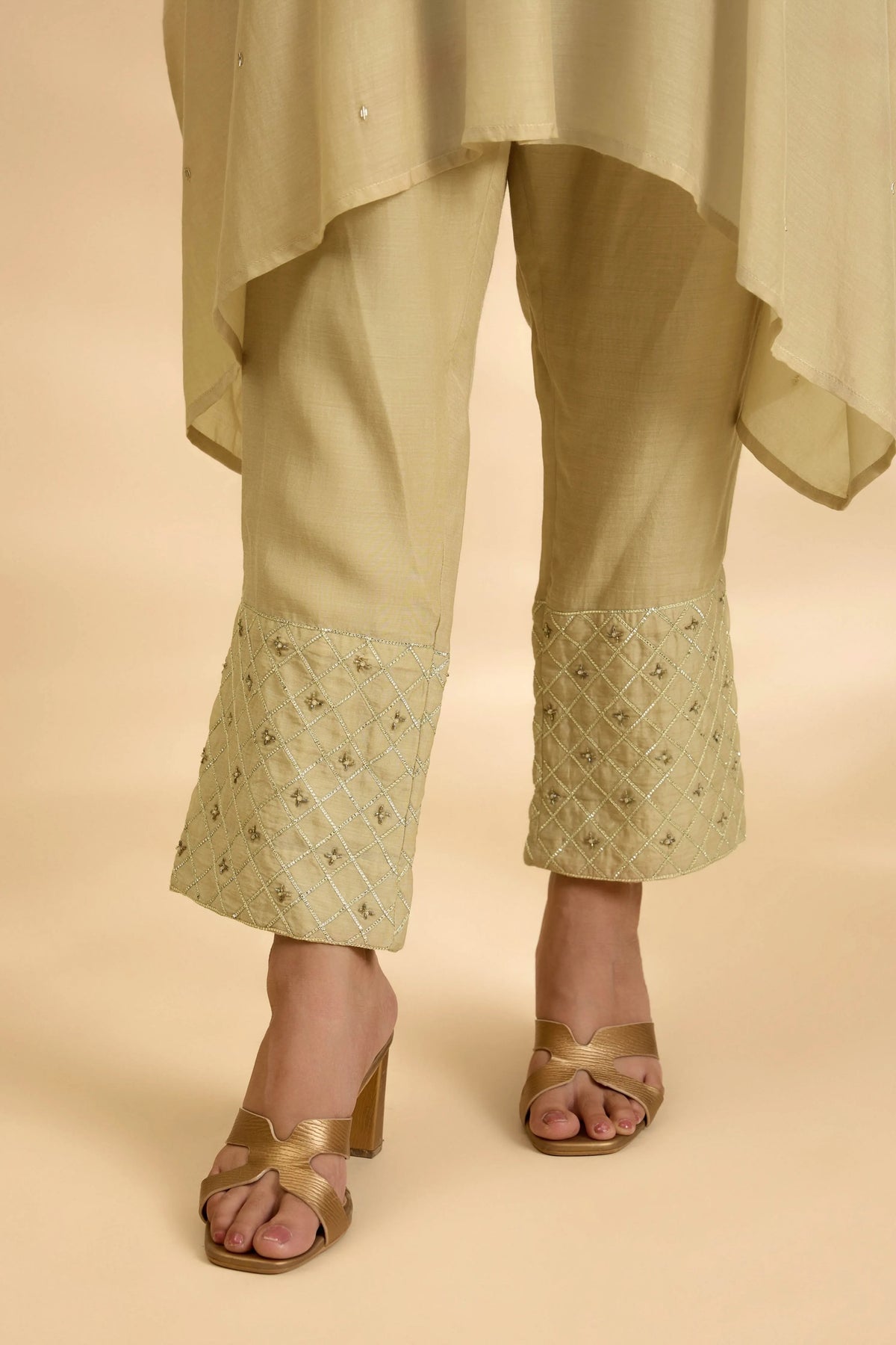Taru Kaftan Tunic Set