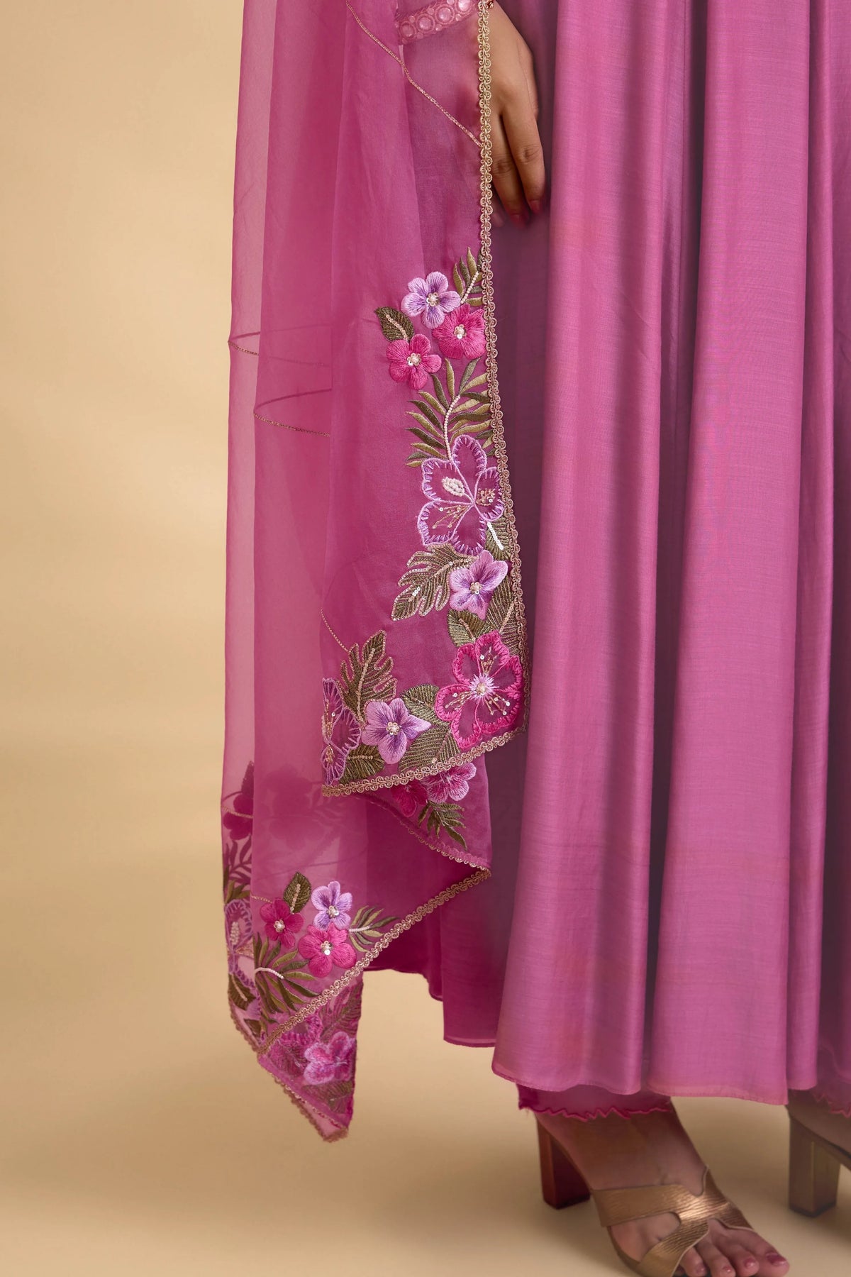 Gulabi Ruksar Anarkali Set