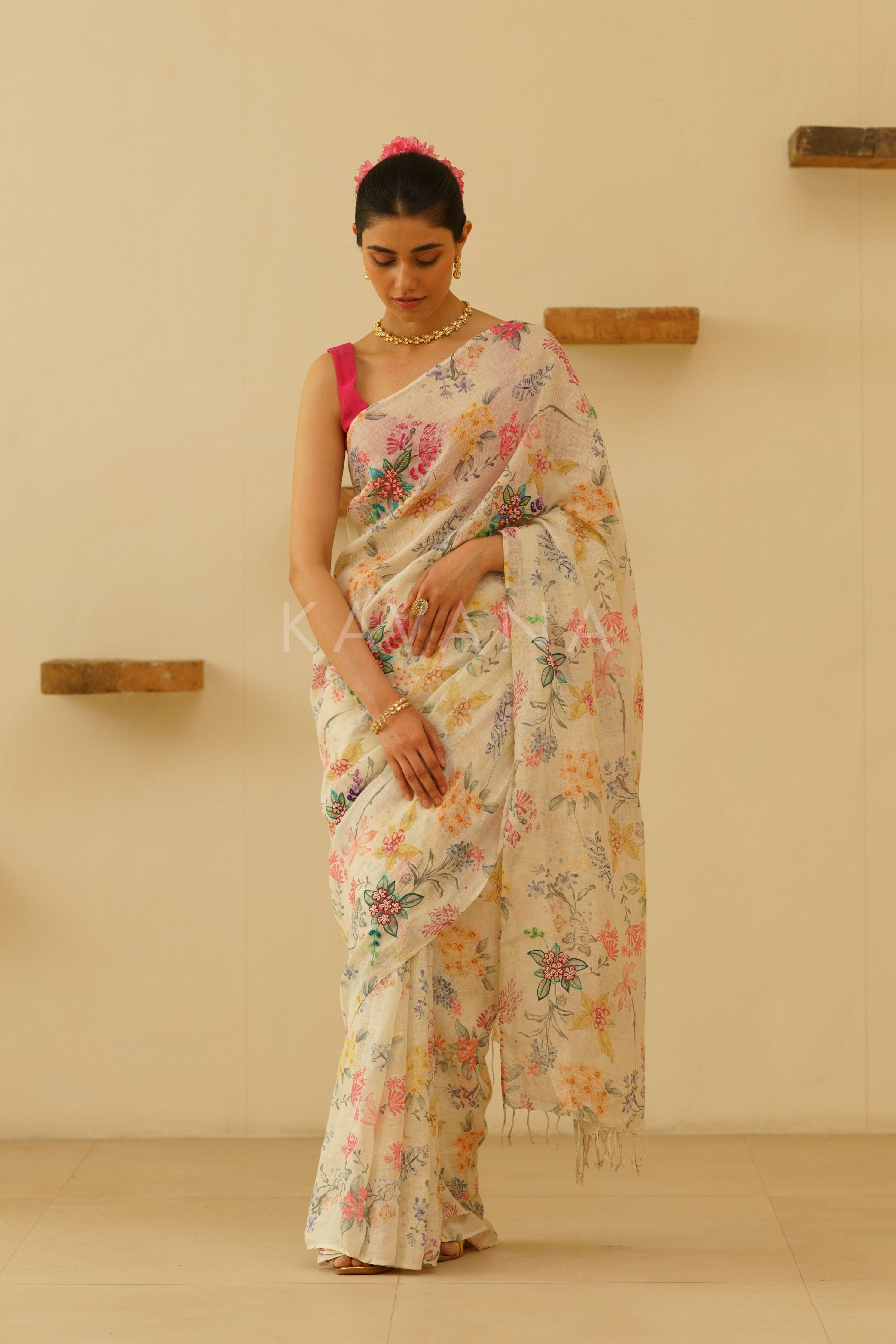 Shwet Linen Sari