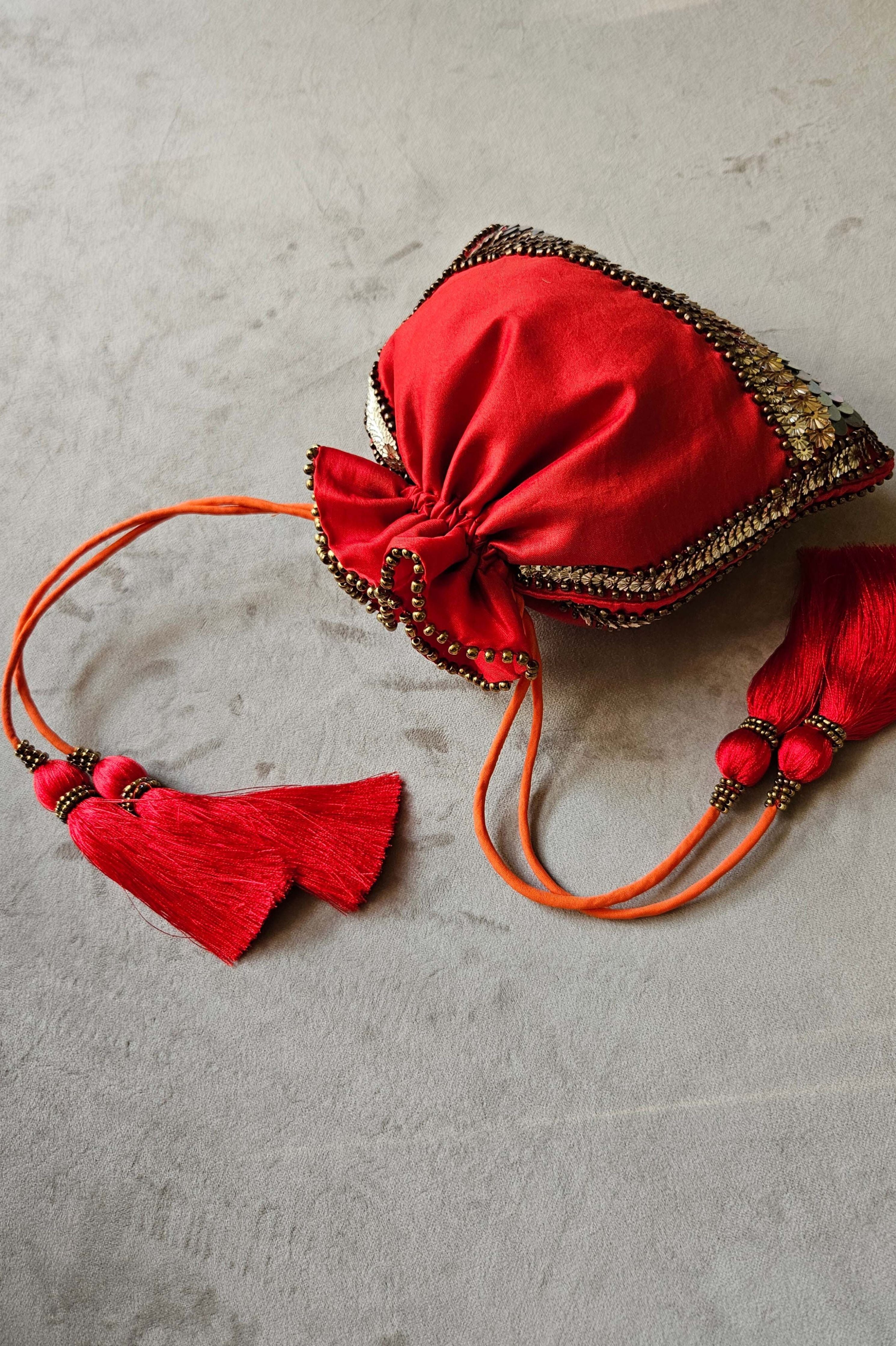 The Von-Mod Border Bag