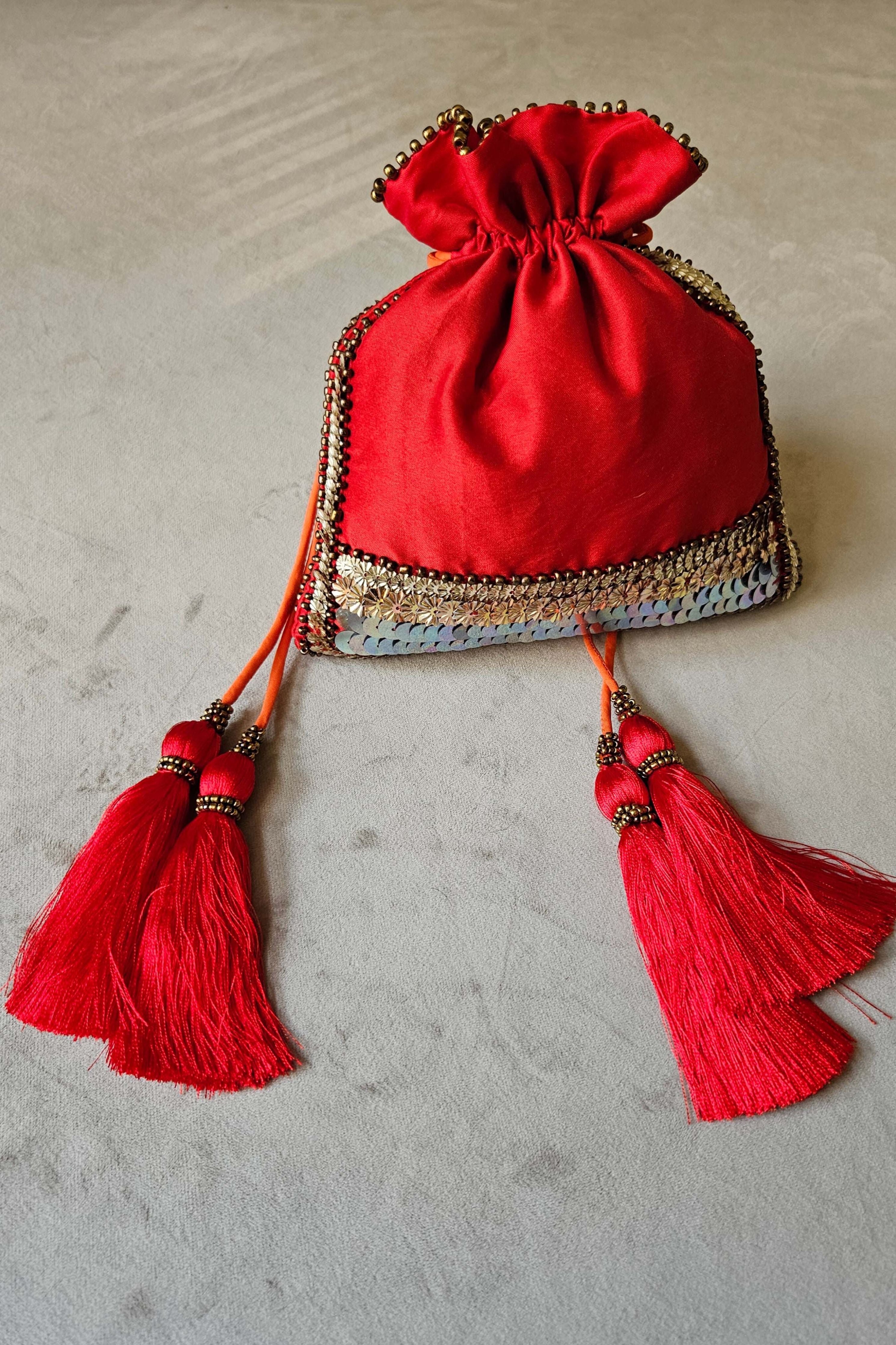 The Von-Mod Border Bag