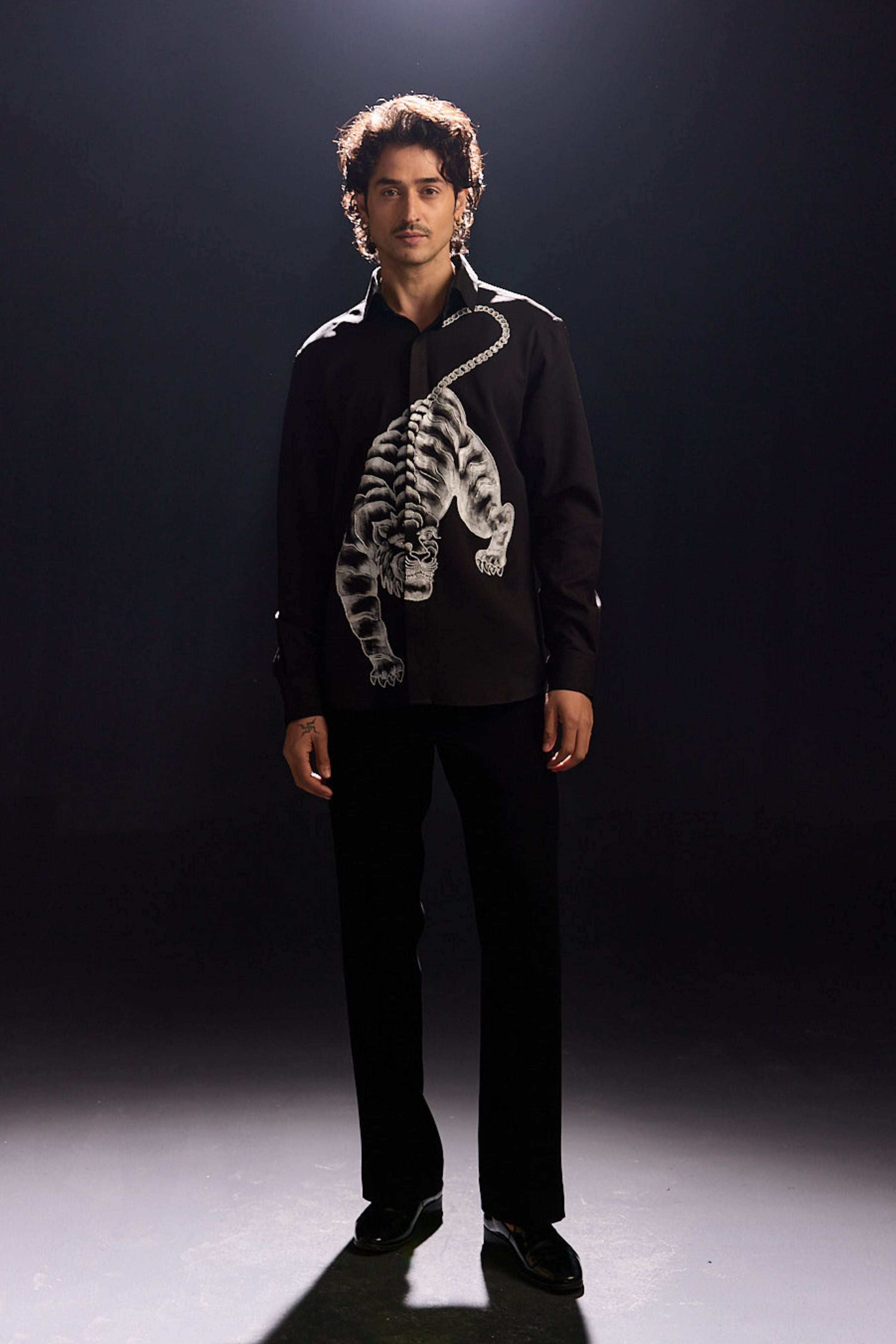Tiger Embroidery Black Shirt