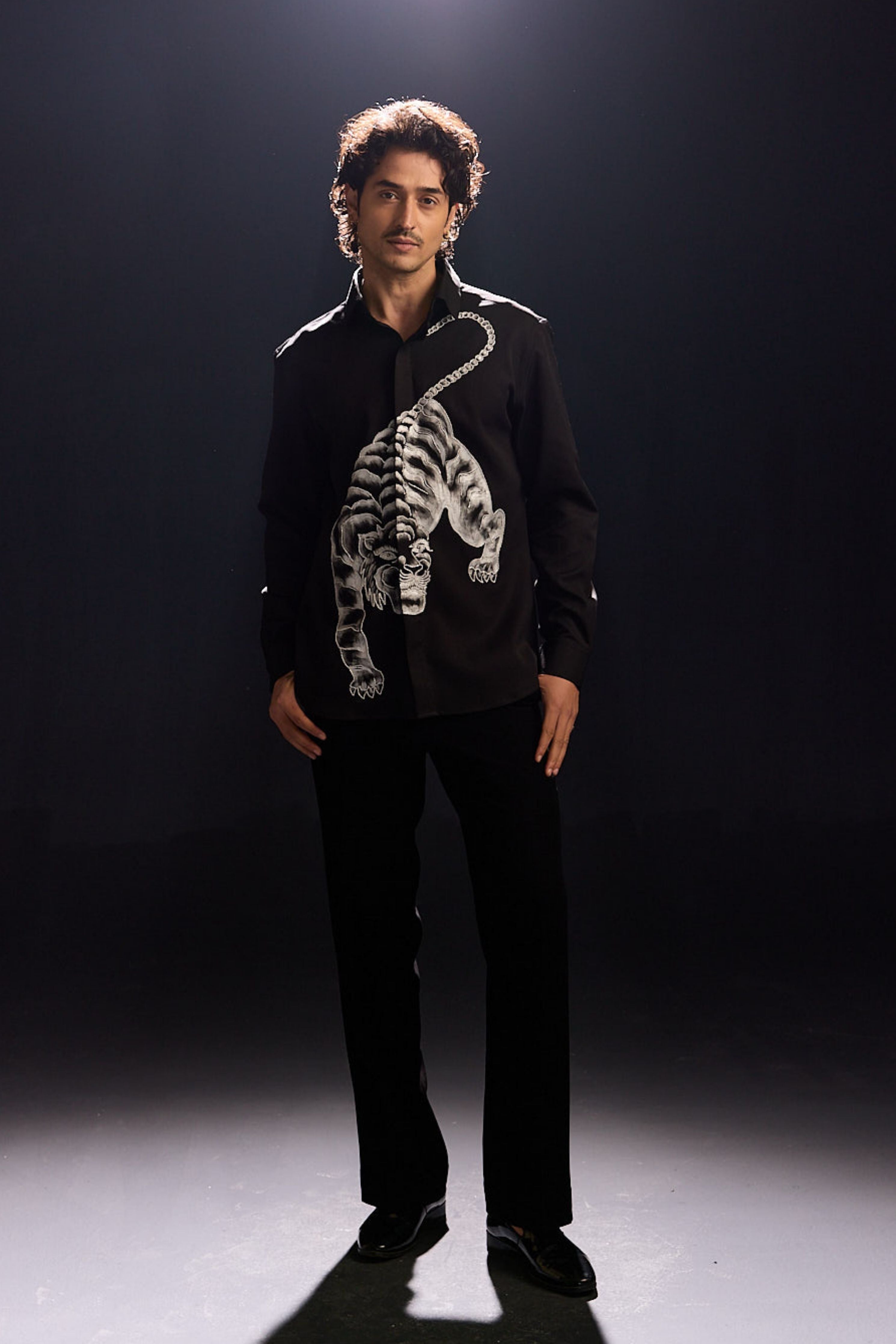 Tiger Embroidery Black Shirt