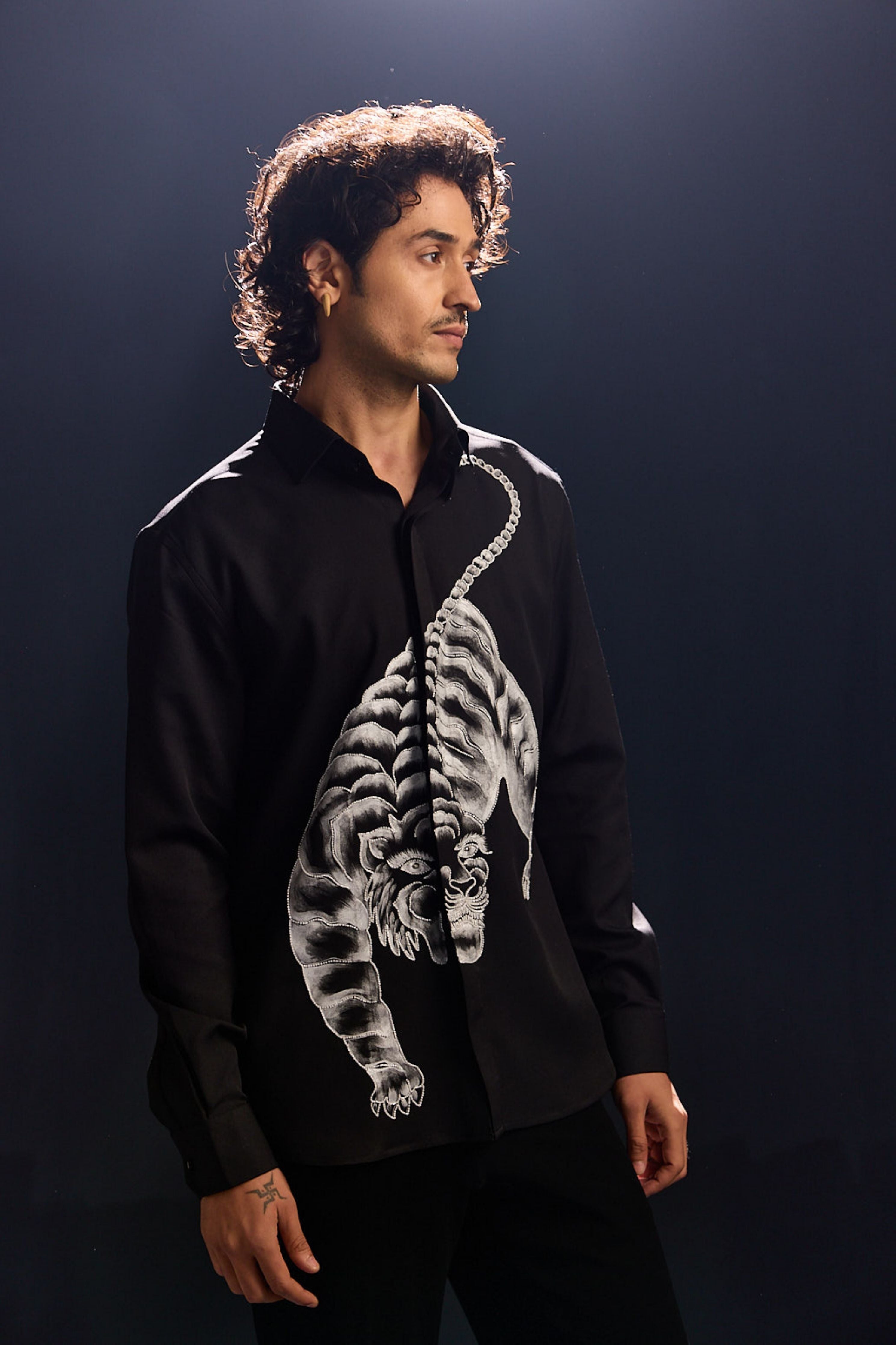 Tiger Embroidery Black Shirt