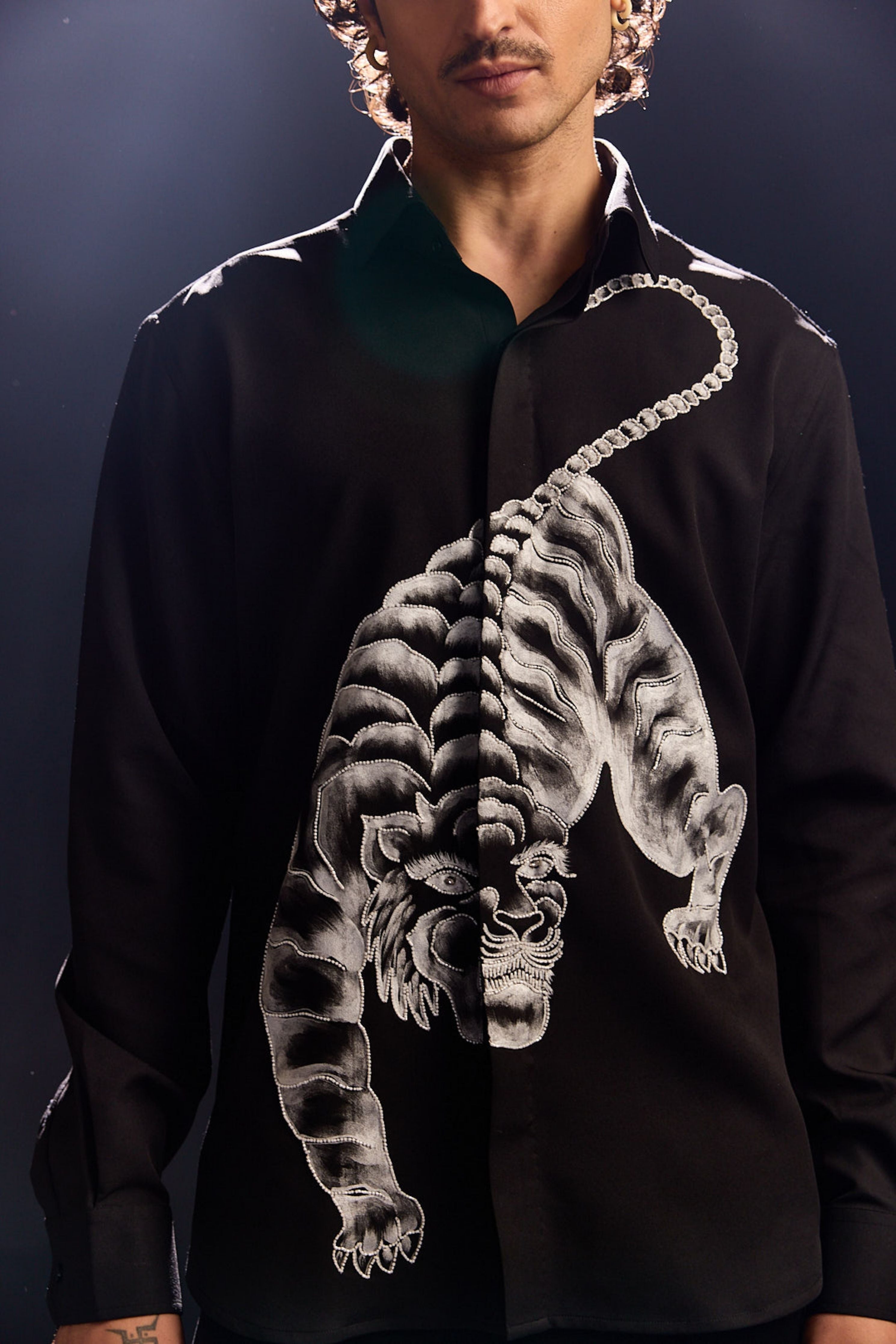 Tiger Embroidery Black Shirt