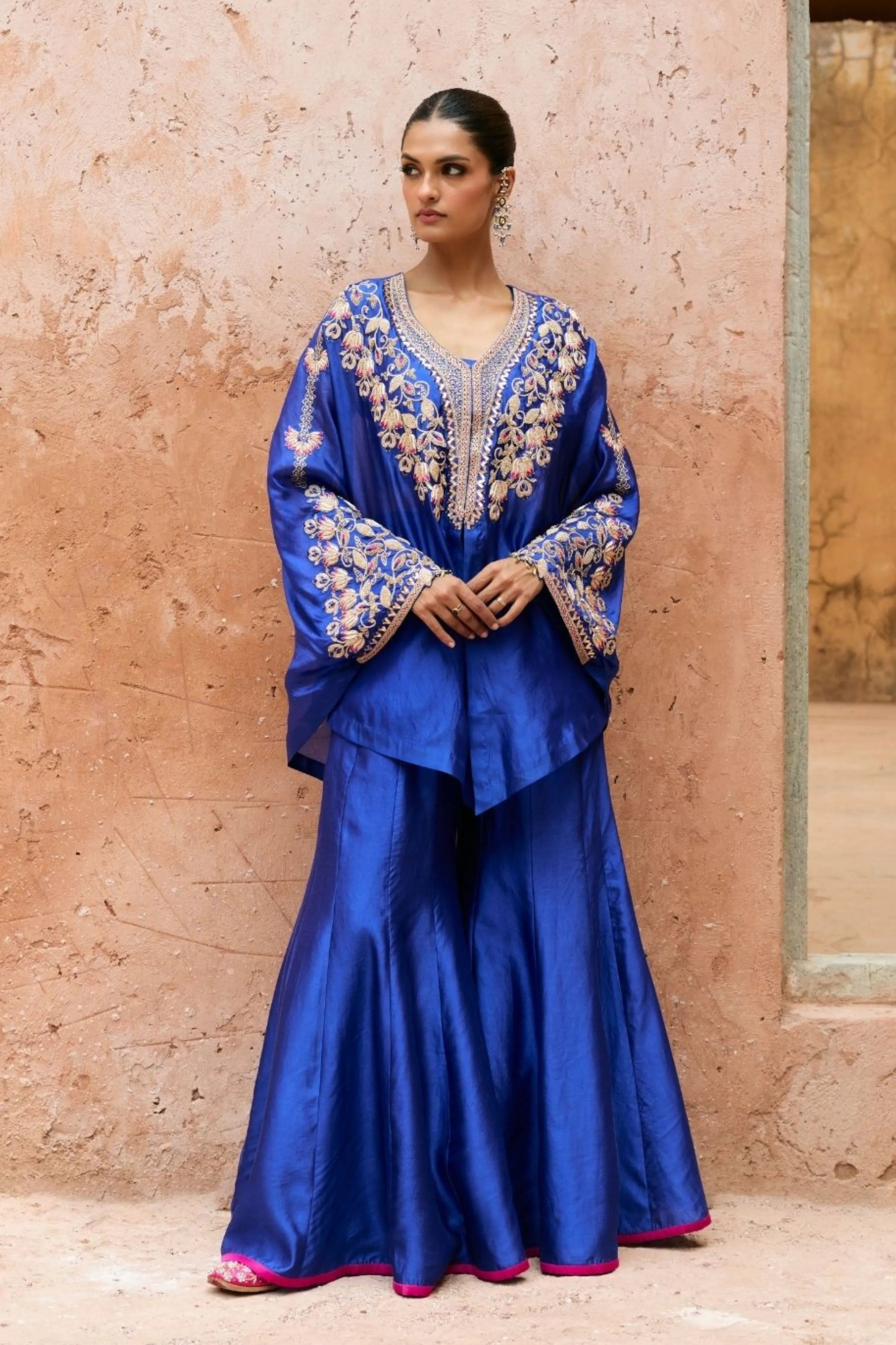 Aavya Cape Set