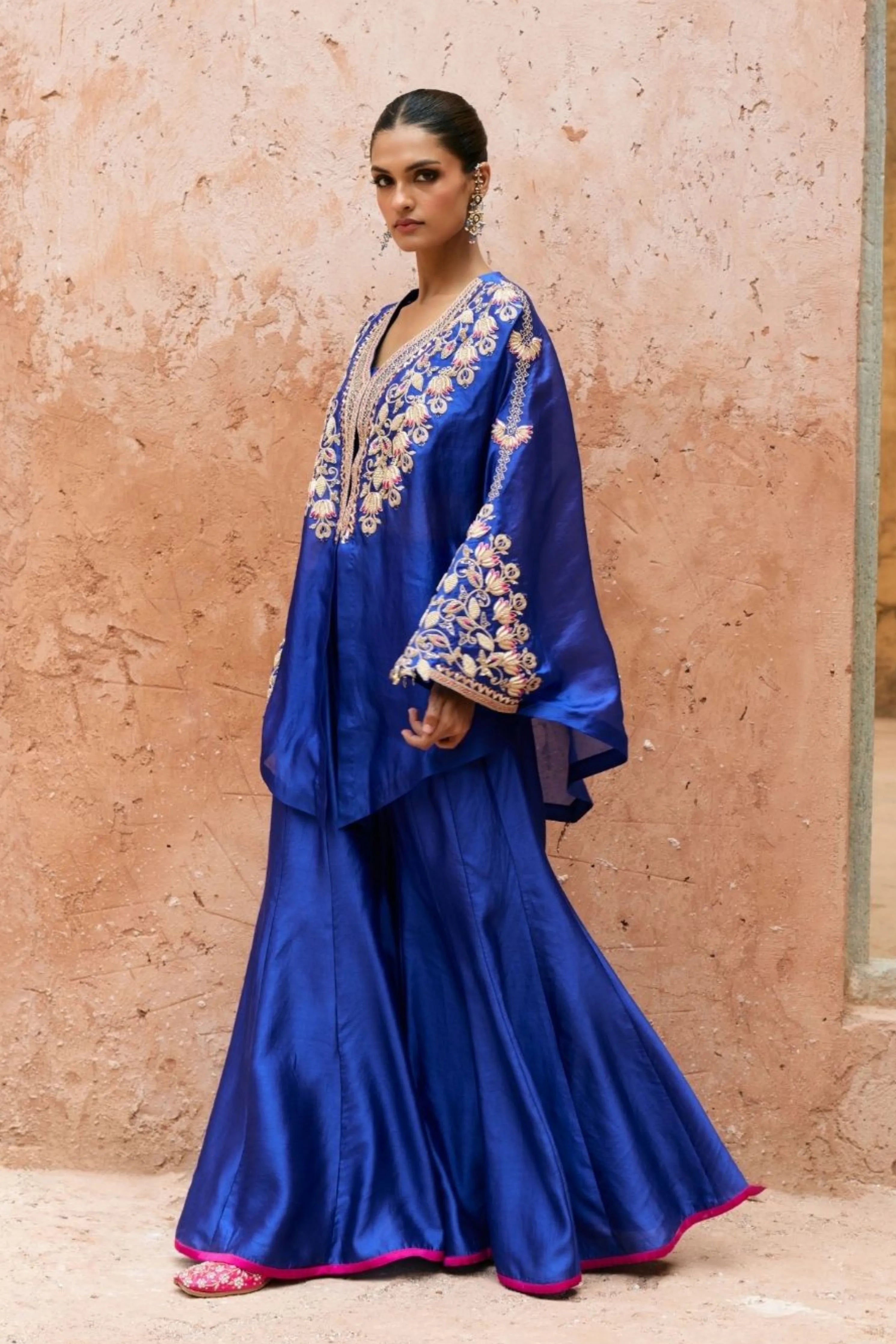 Aavya Cape Set
