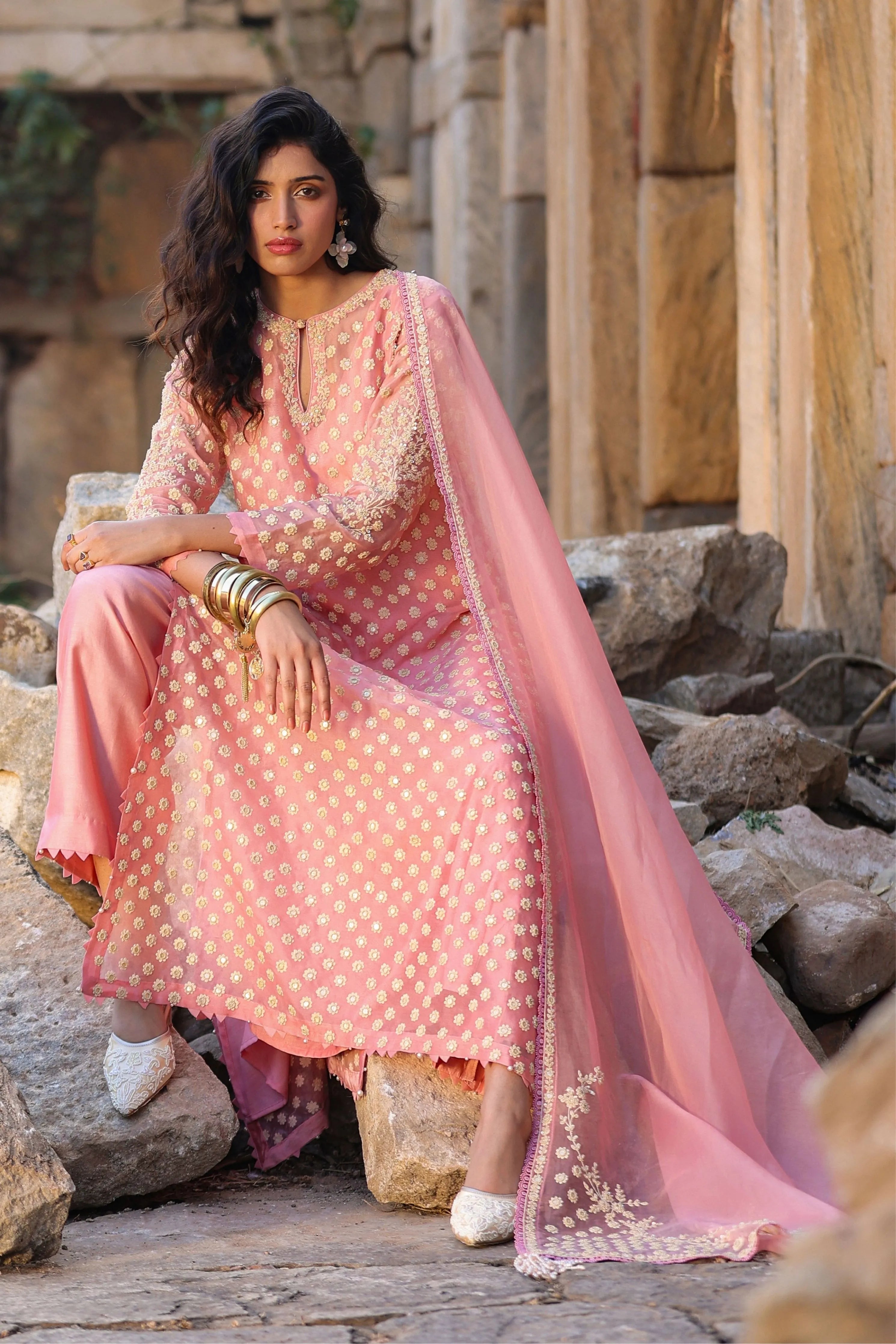 Vaayu Pink Buti Kurta Set