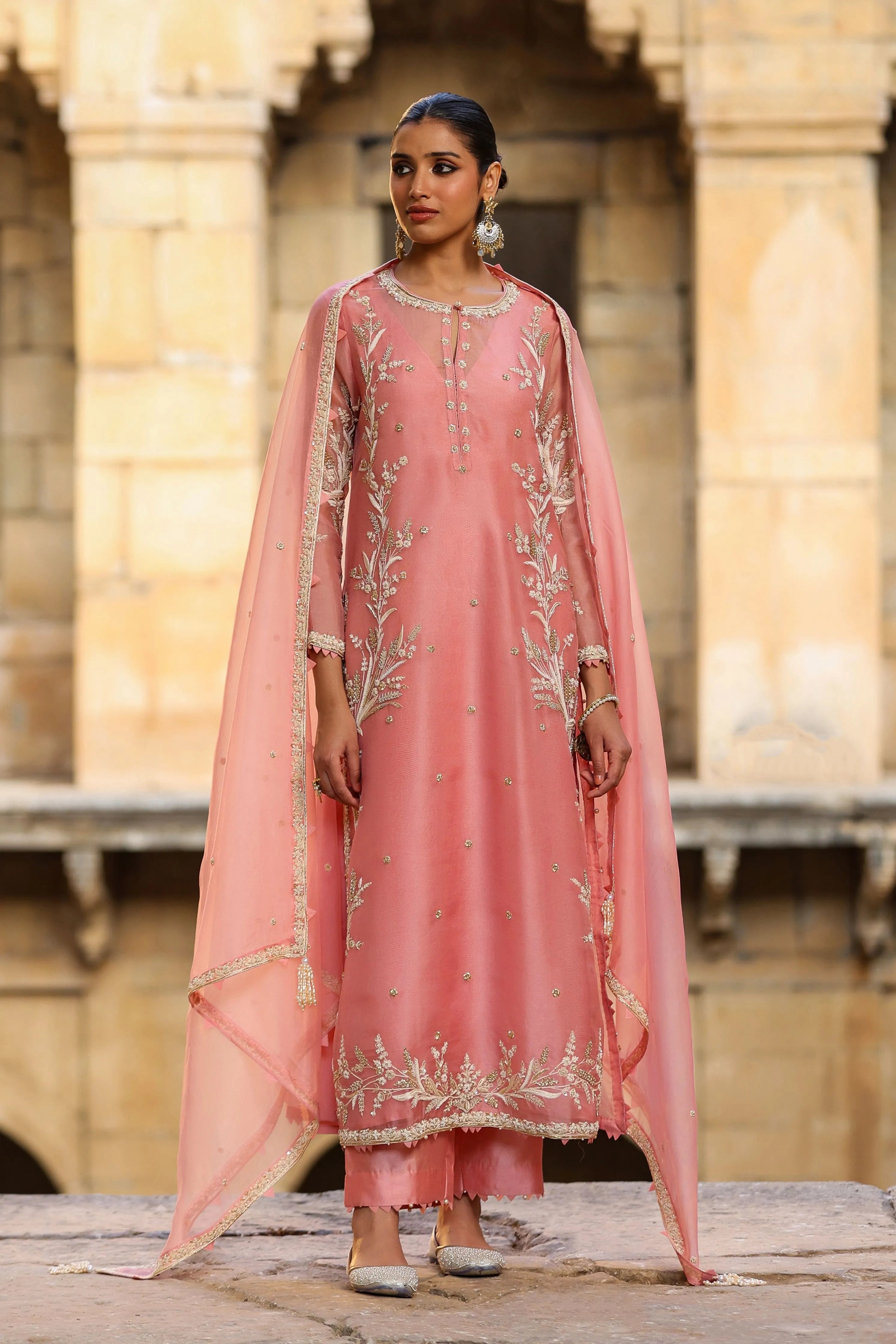 Vaayu Pink Phool Patti Kurta Set