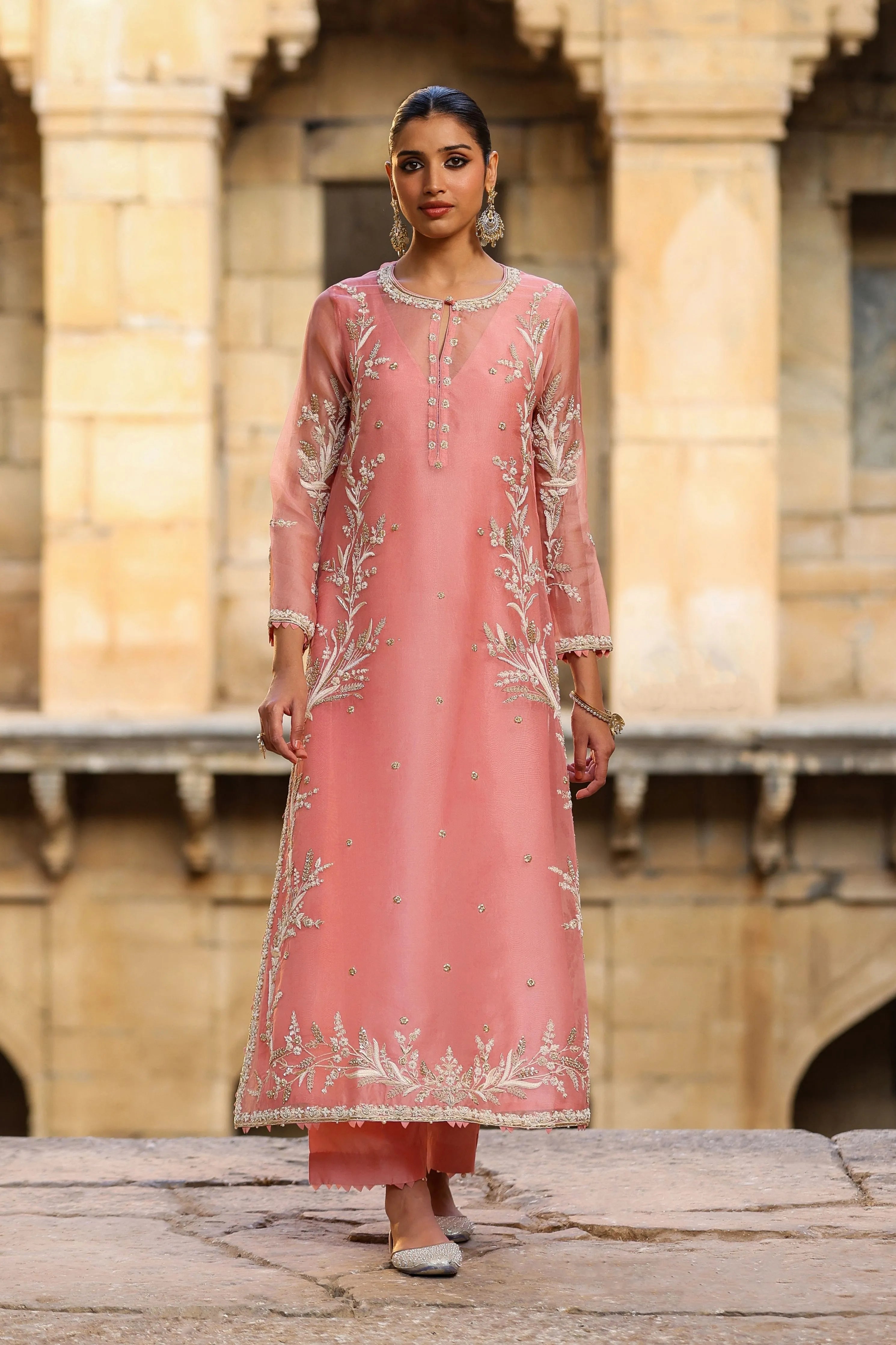 Vaayu Pink Phool Patti Kurta Set