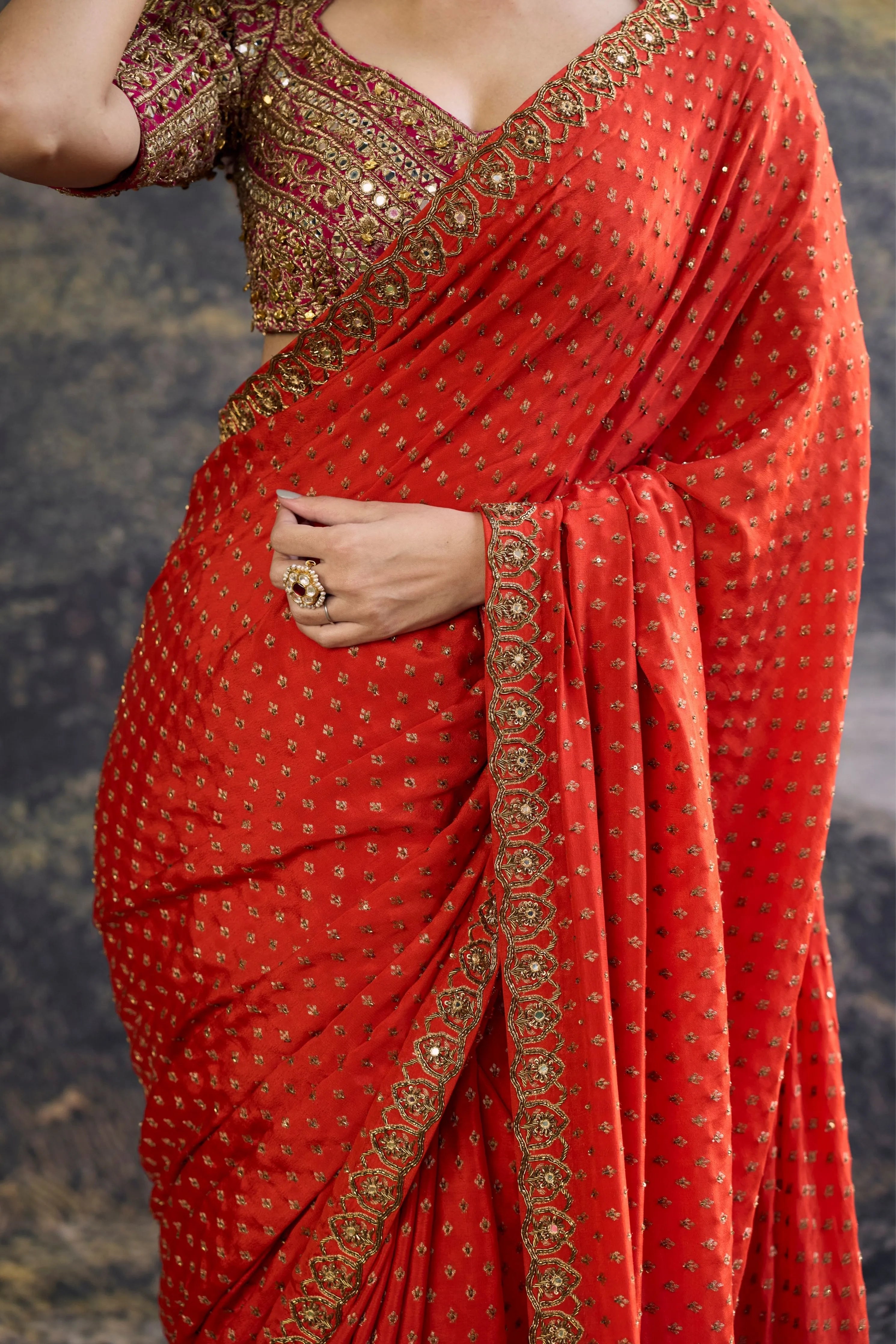 Surahi Rang Handloom Saree Set