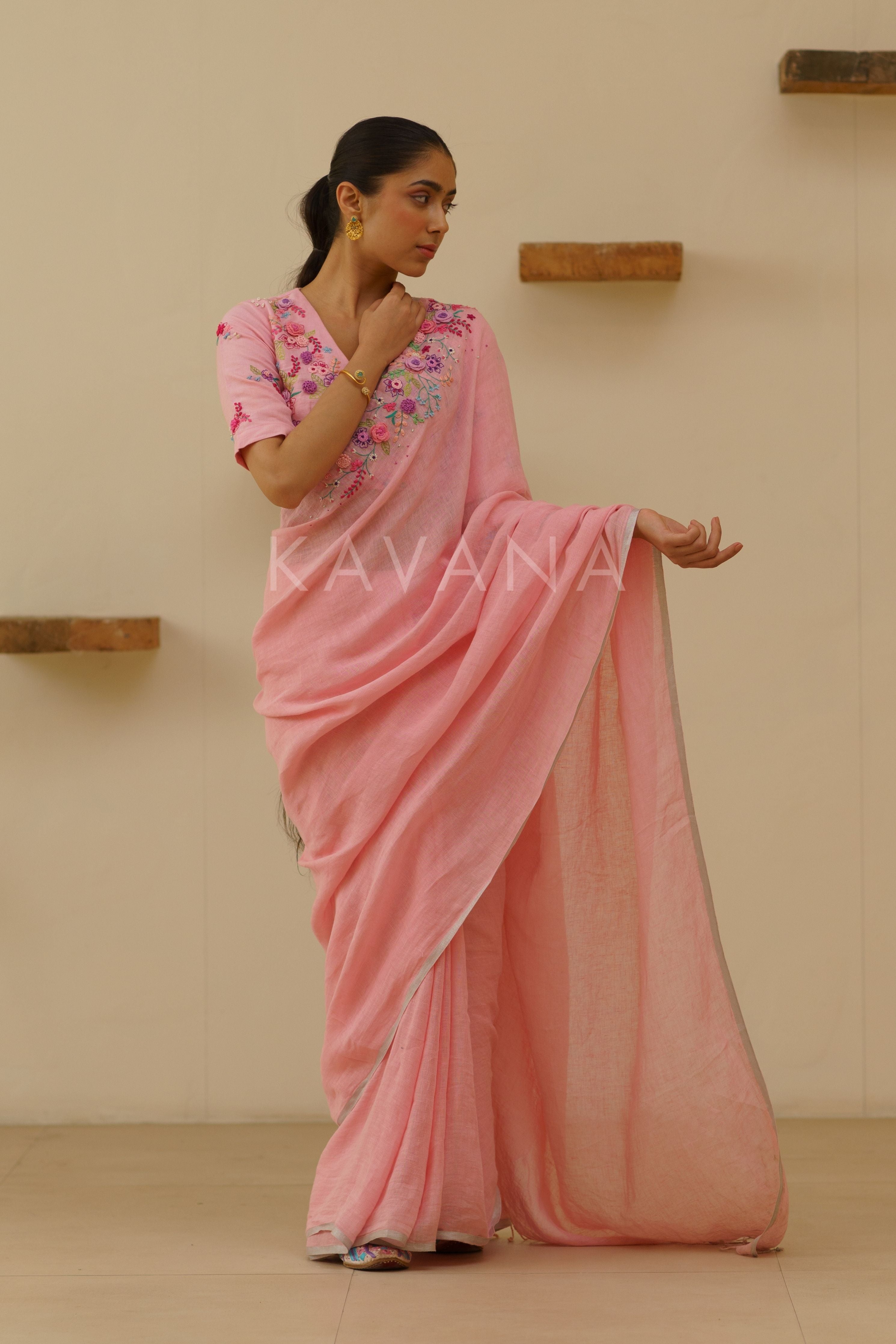 Vanya Linen Sari