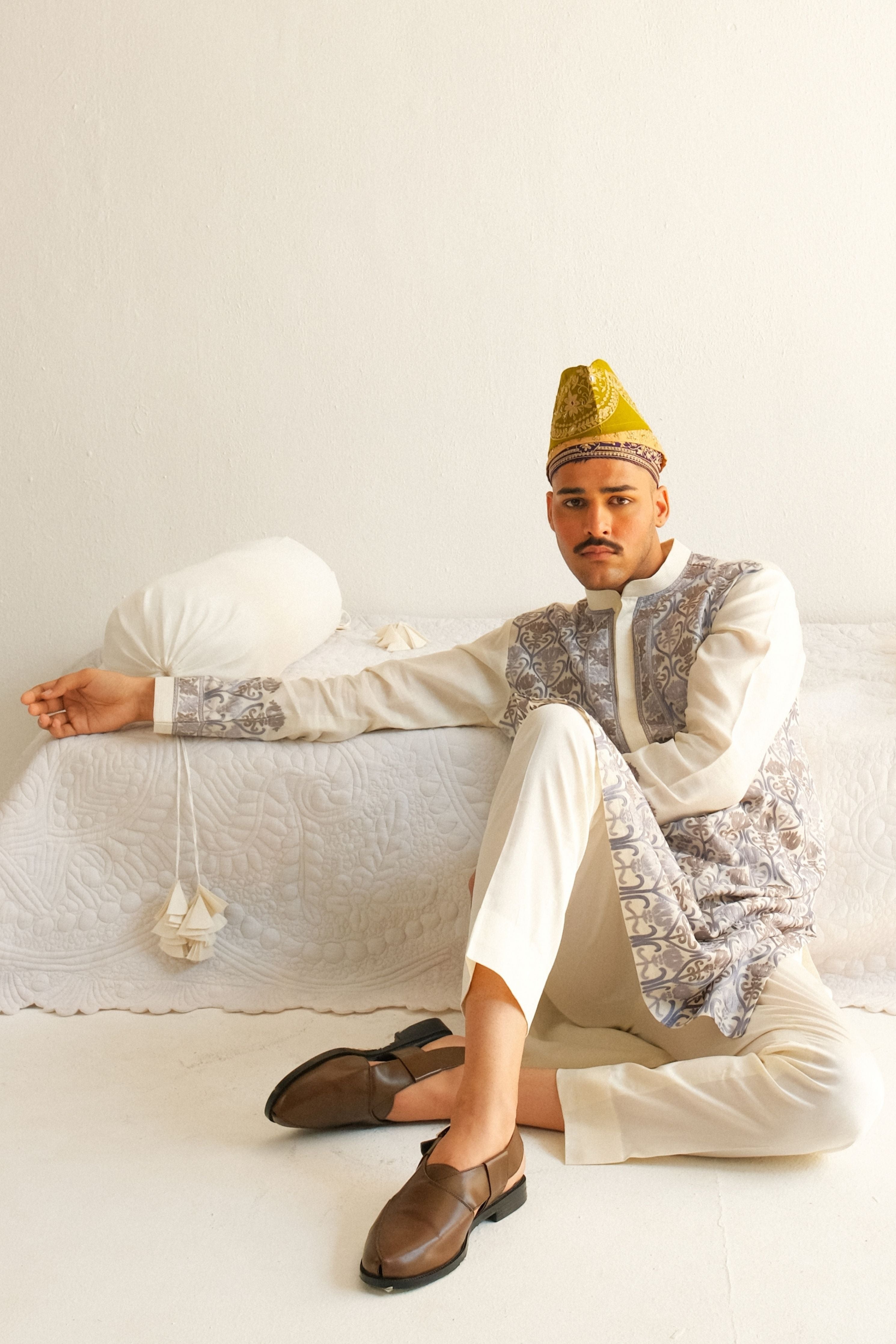 Ivory Tulip Tapestry Kurta Set