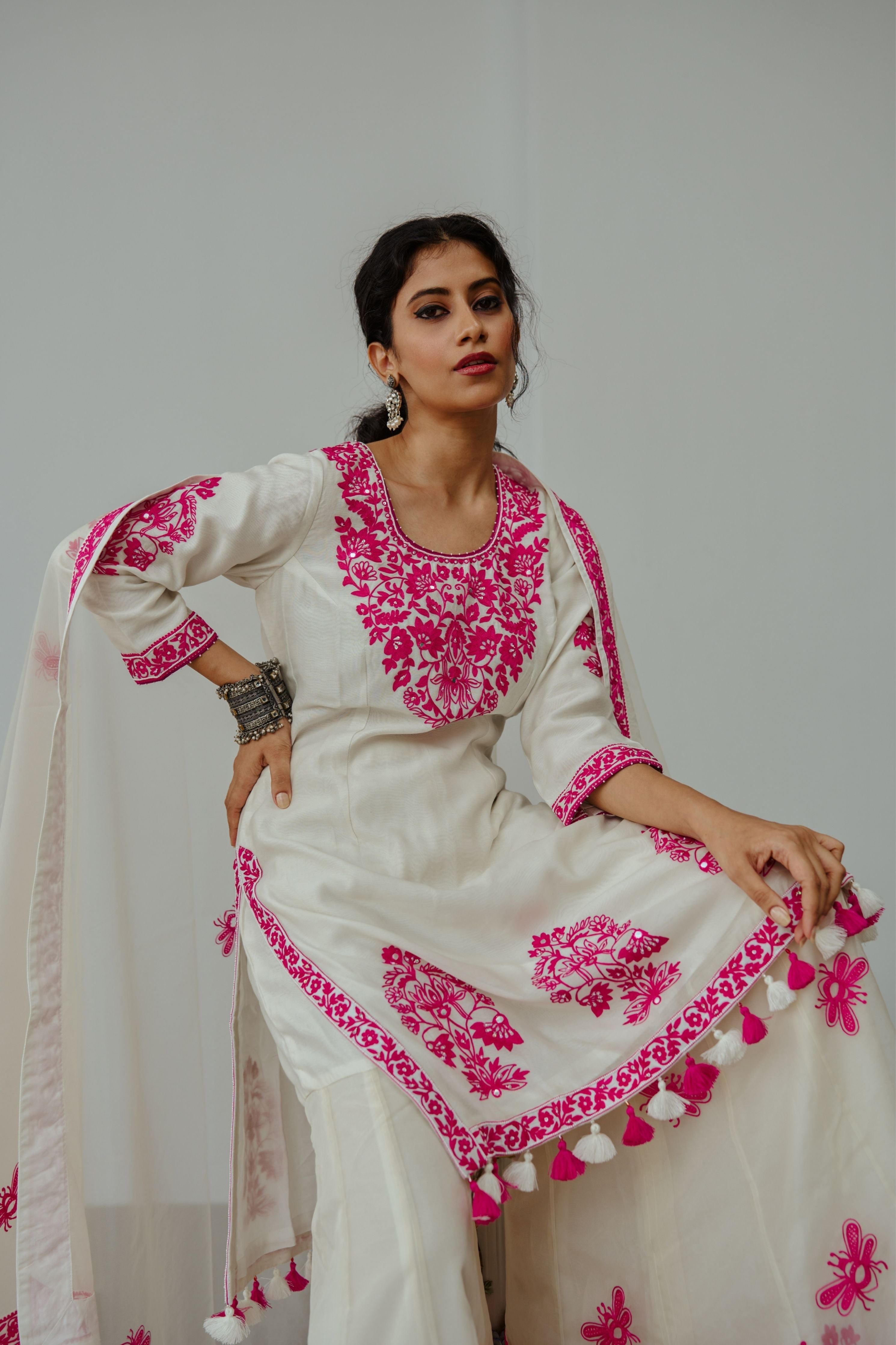 Beaming Bee Ivory Kurta Set