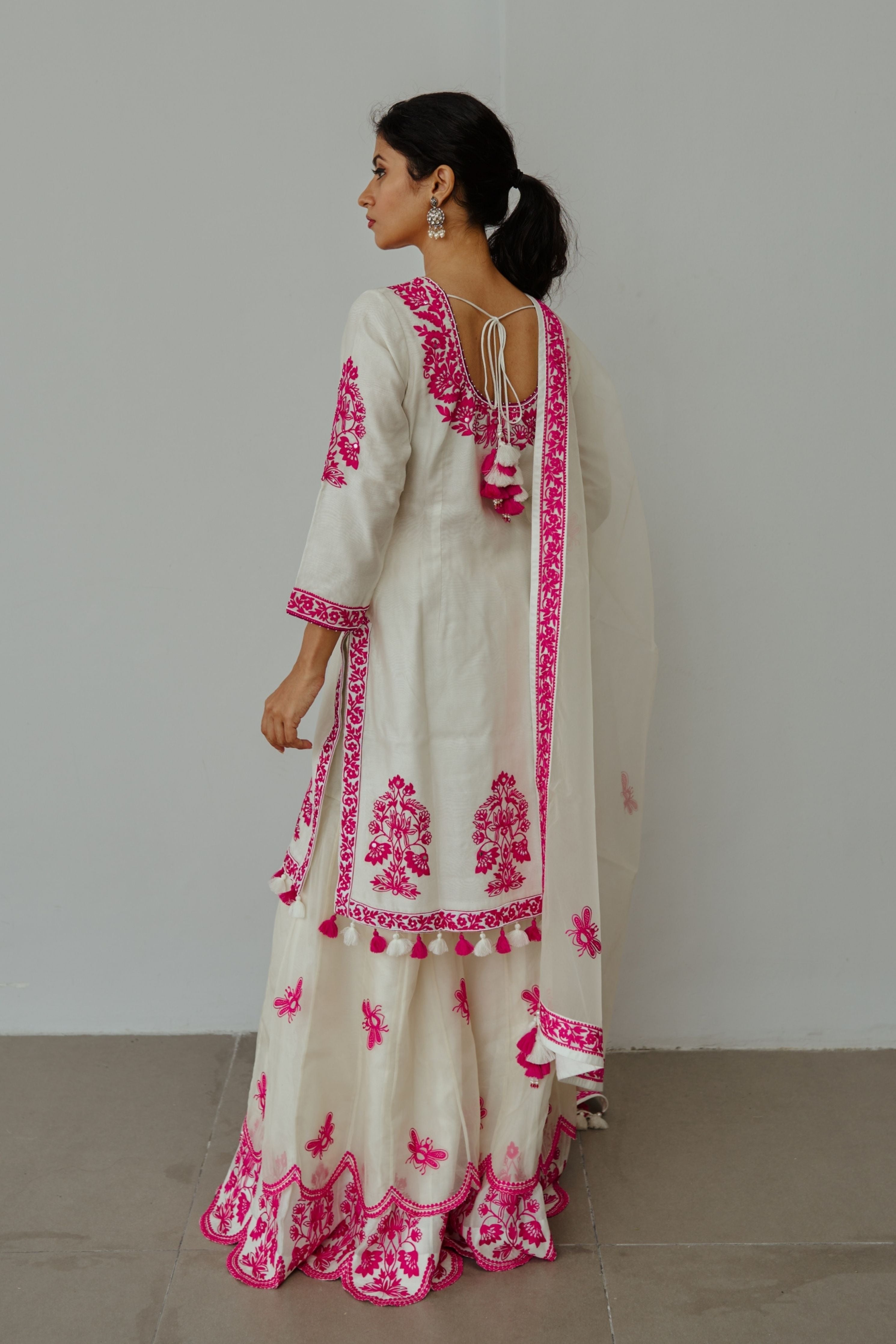Beaming Bee Ivory Kurta Set