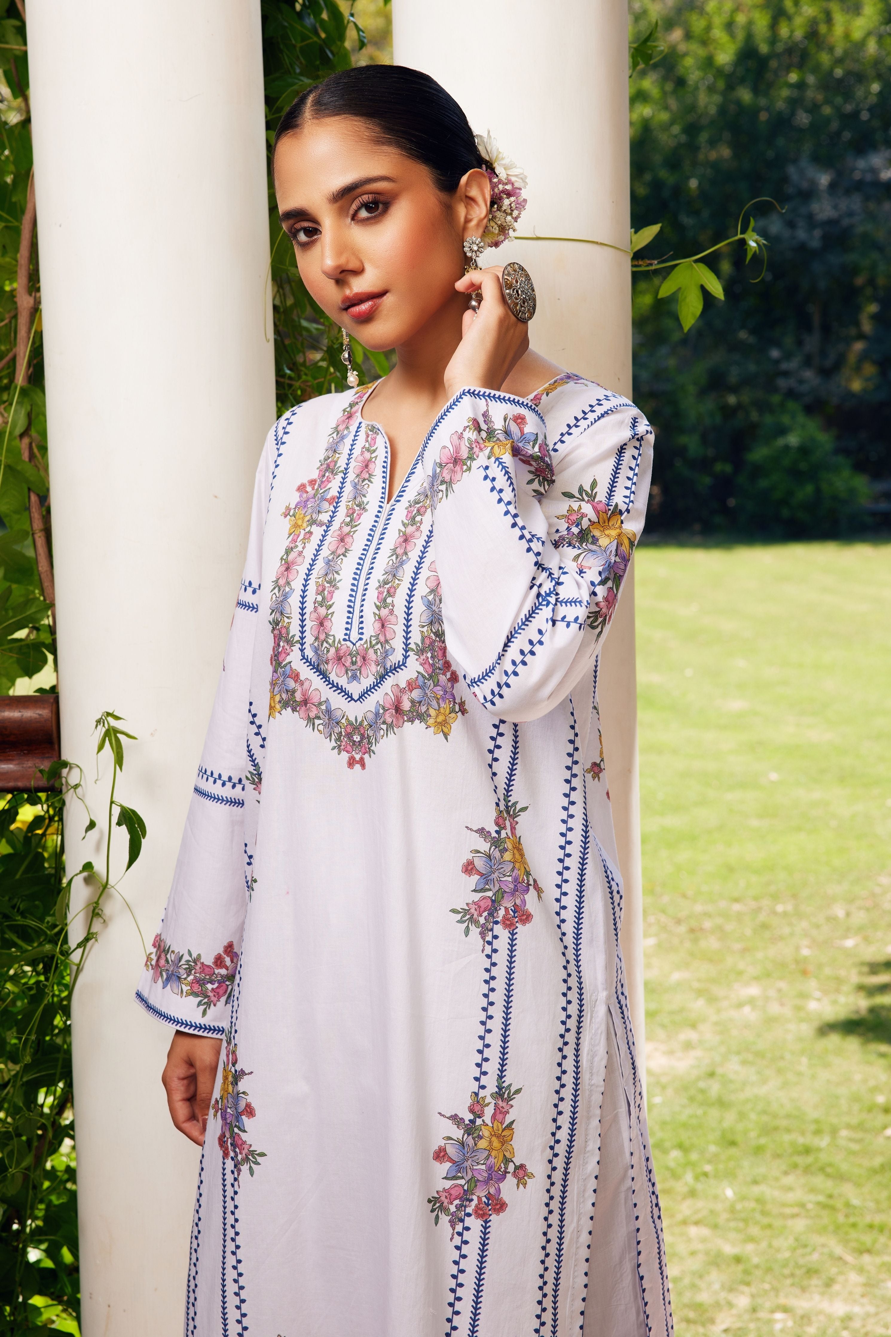 White Gulzaar Kurta Set