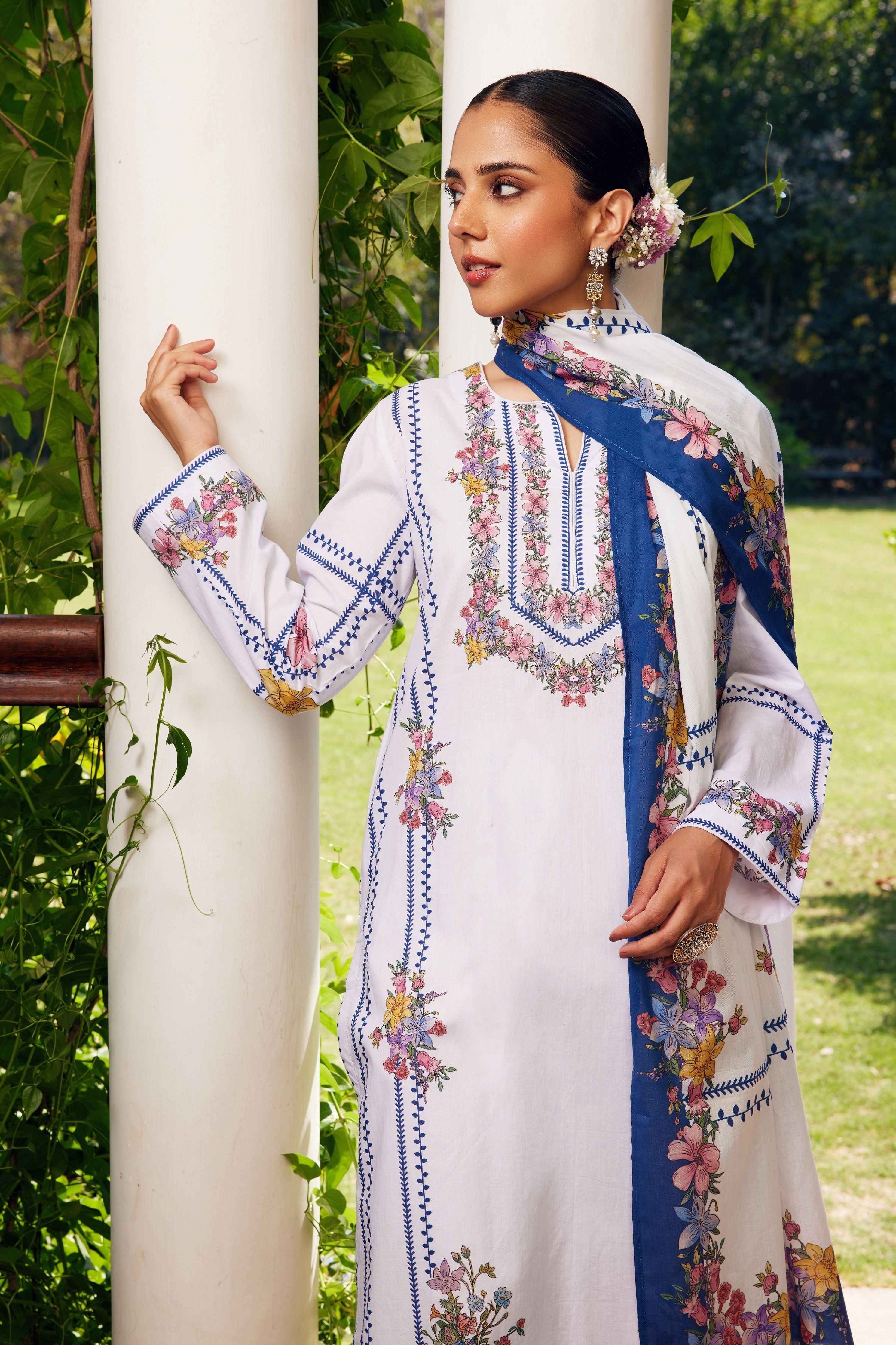 White Gulzaar Kurta Set