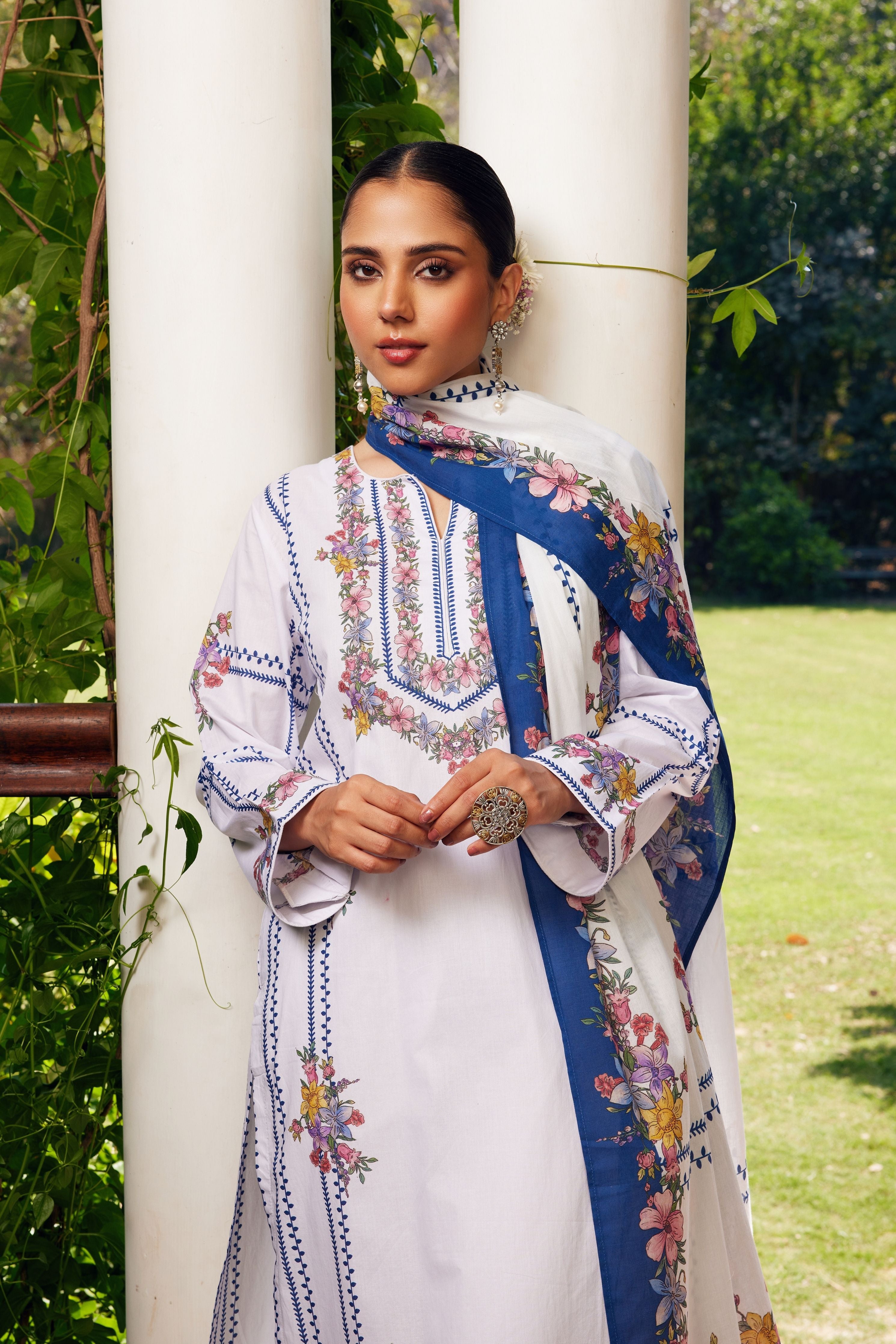 White Gulzaar Kurta Set