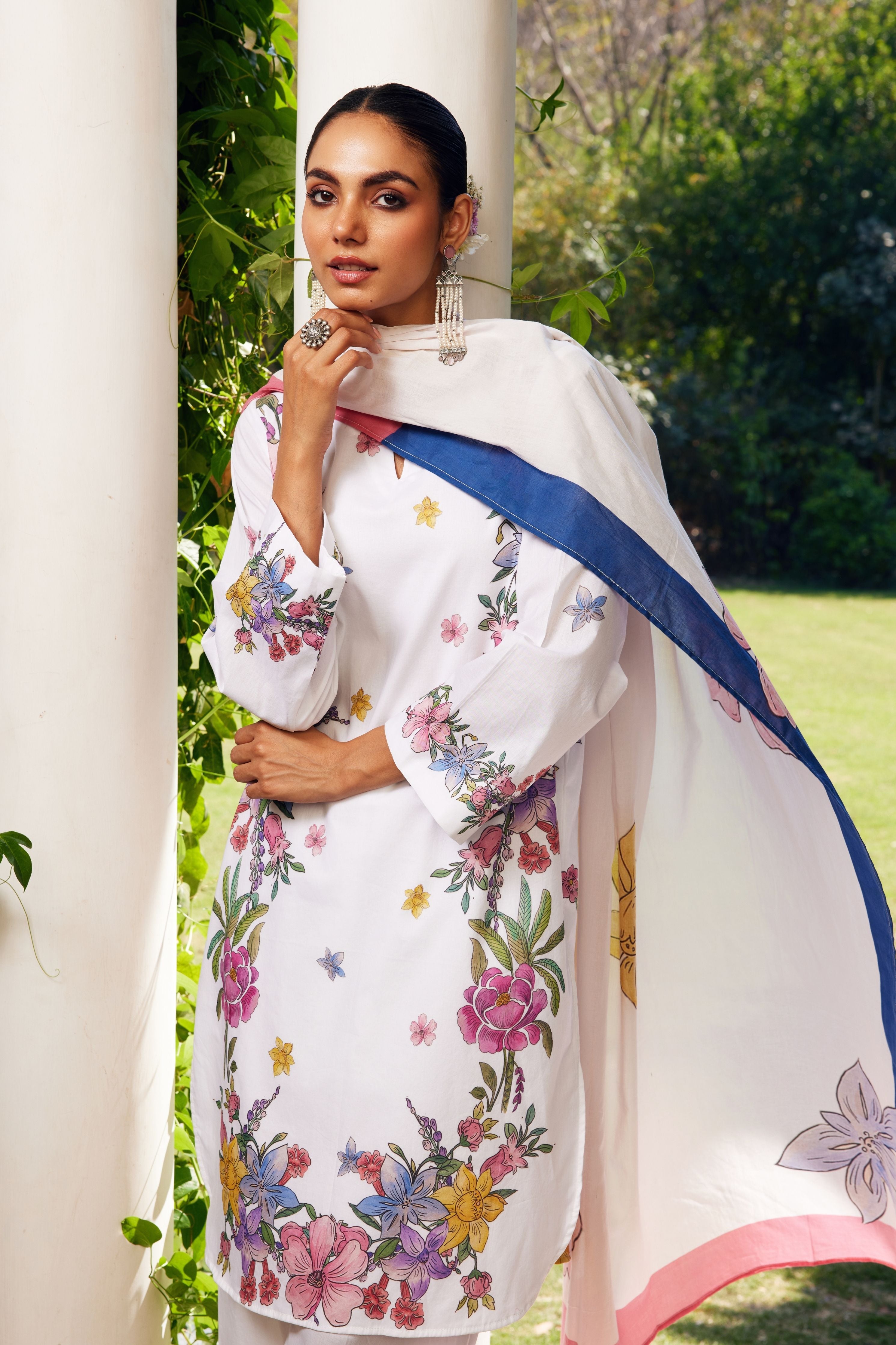 White Gulzaar Short Kurta Set