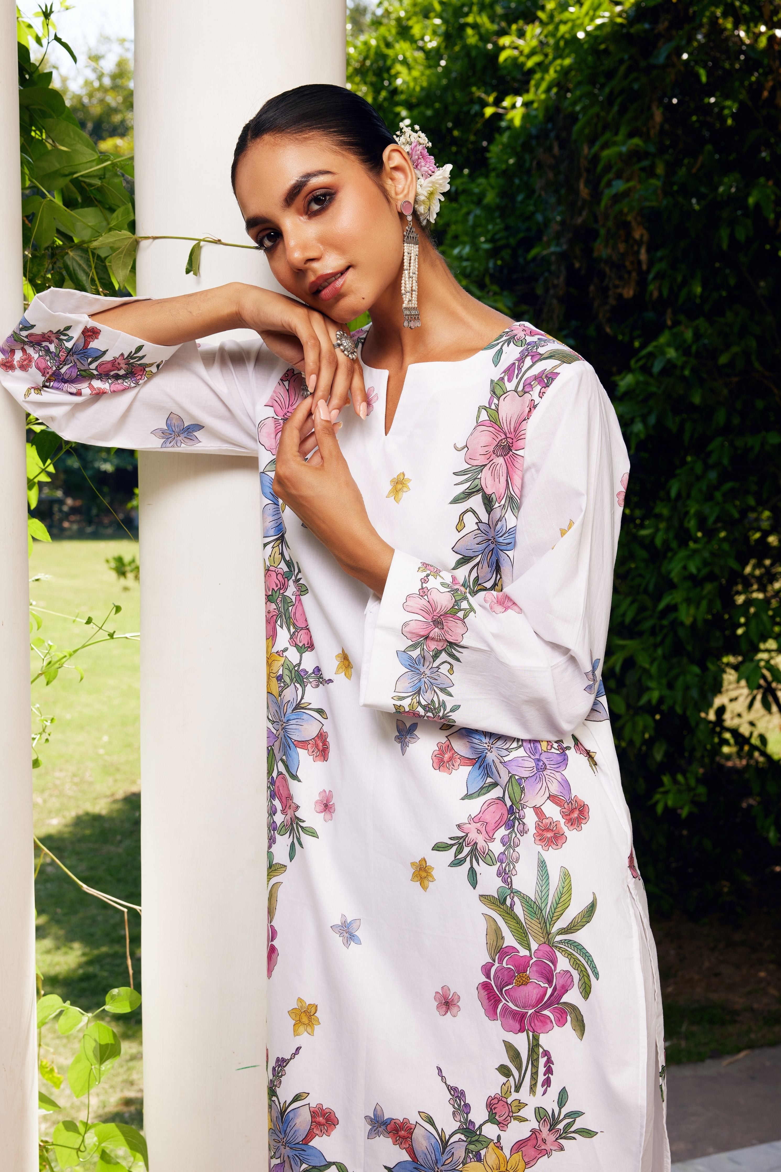 White Gulzaar Short Kurta Set