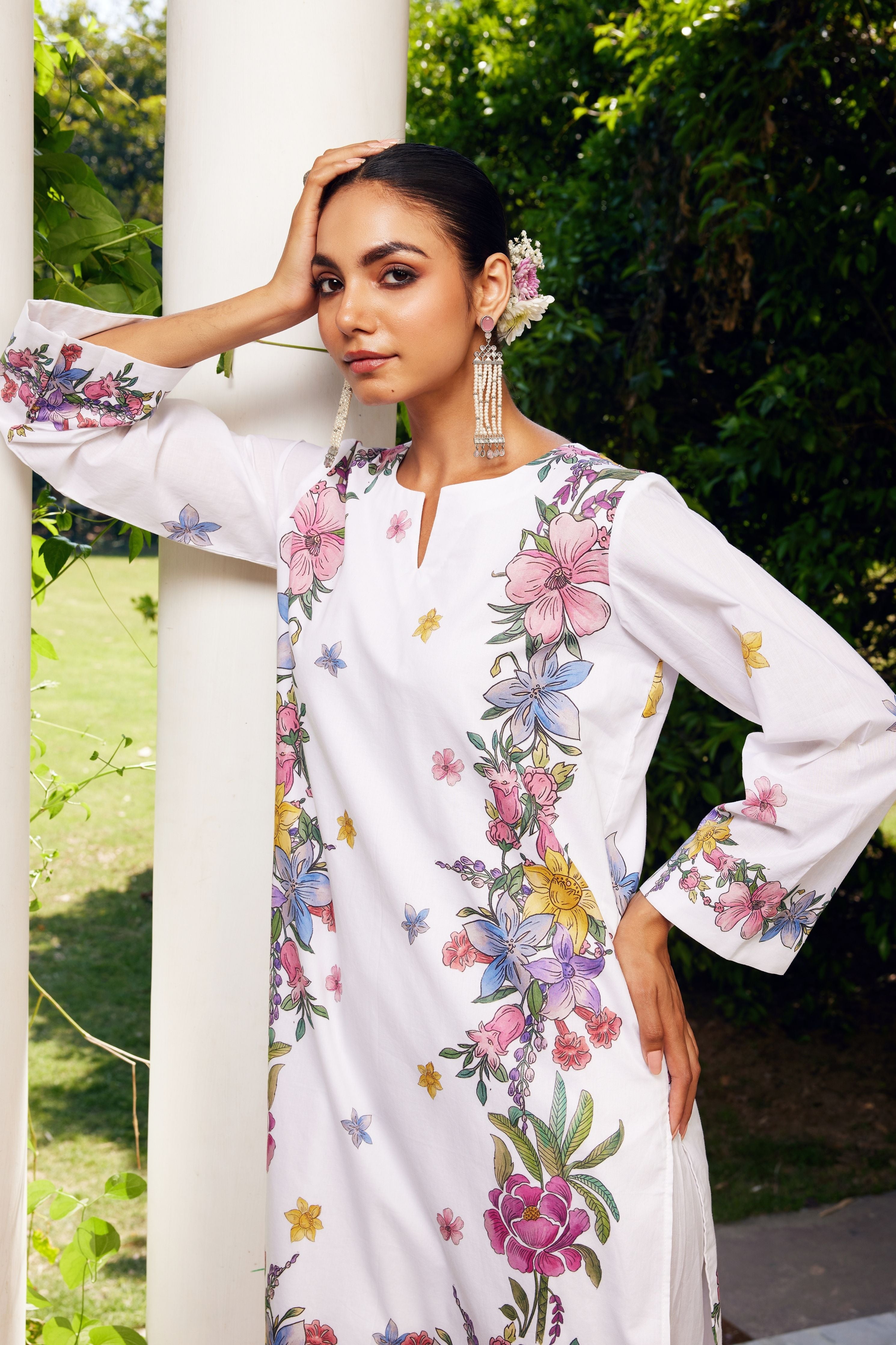 White Gulzaar Short Kurta Set