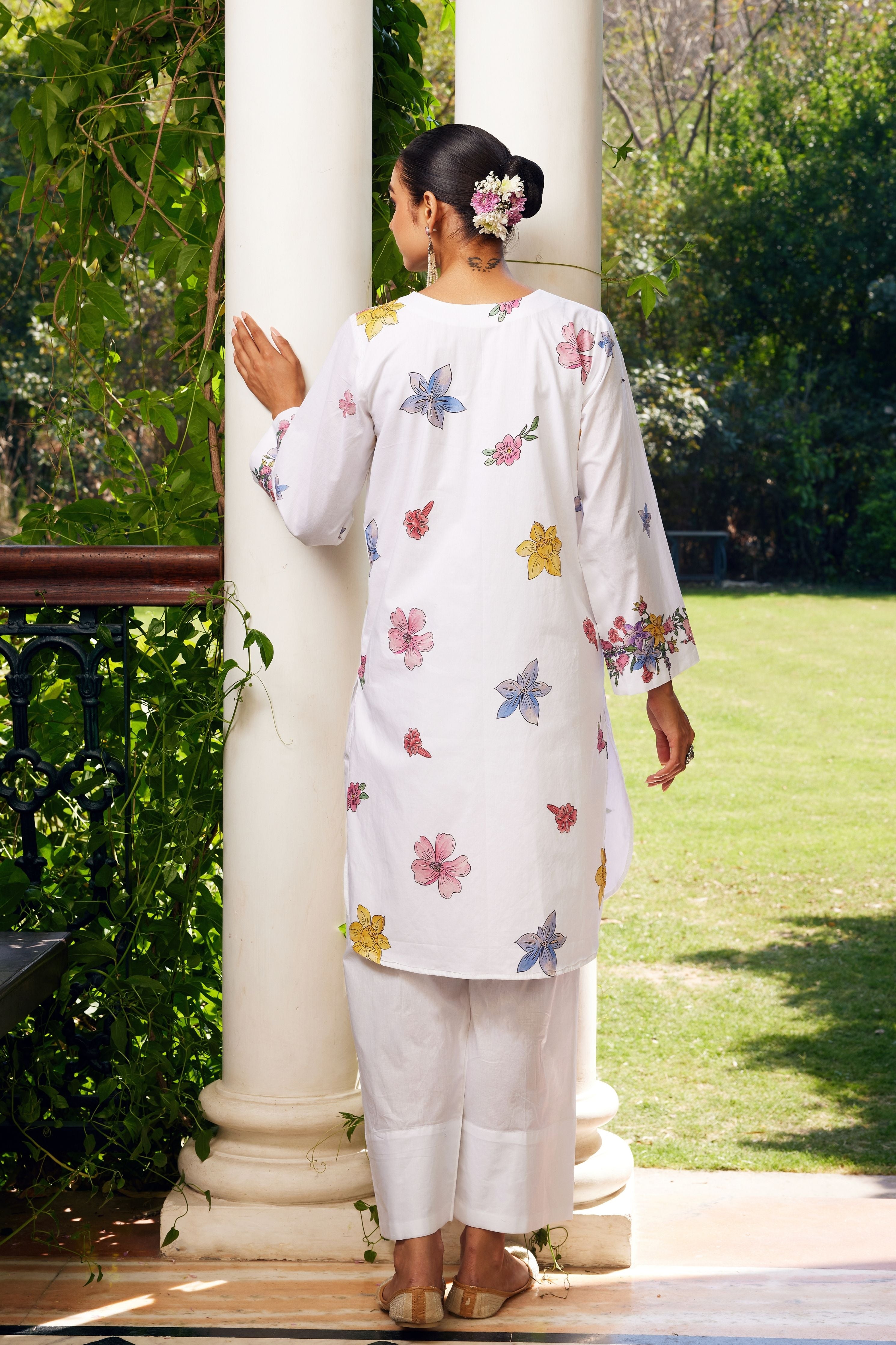 White Gulzaar Short Kurta Set