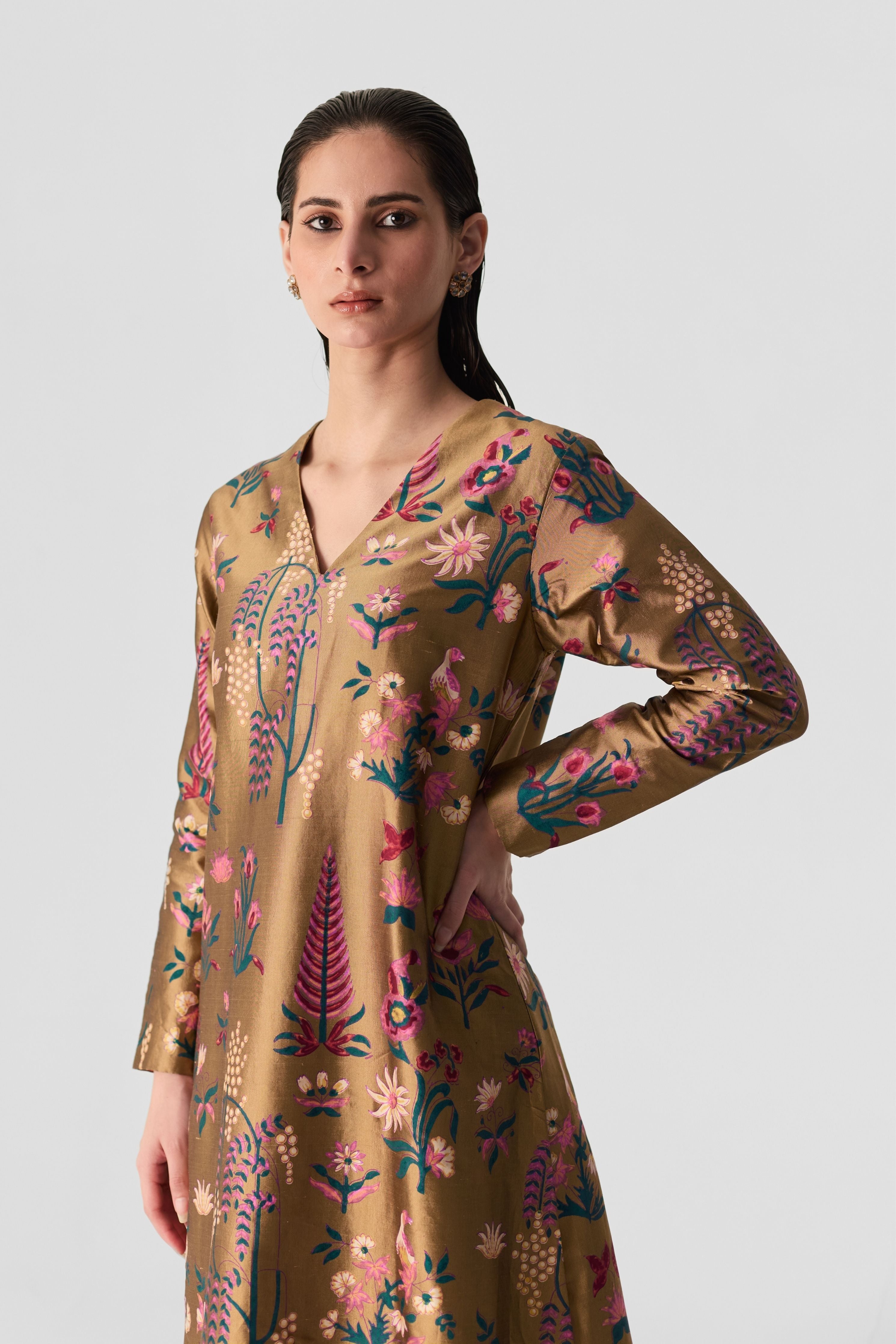 Bahar V Neck Kurta Set