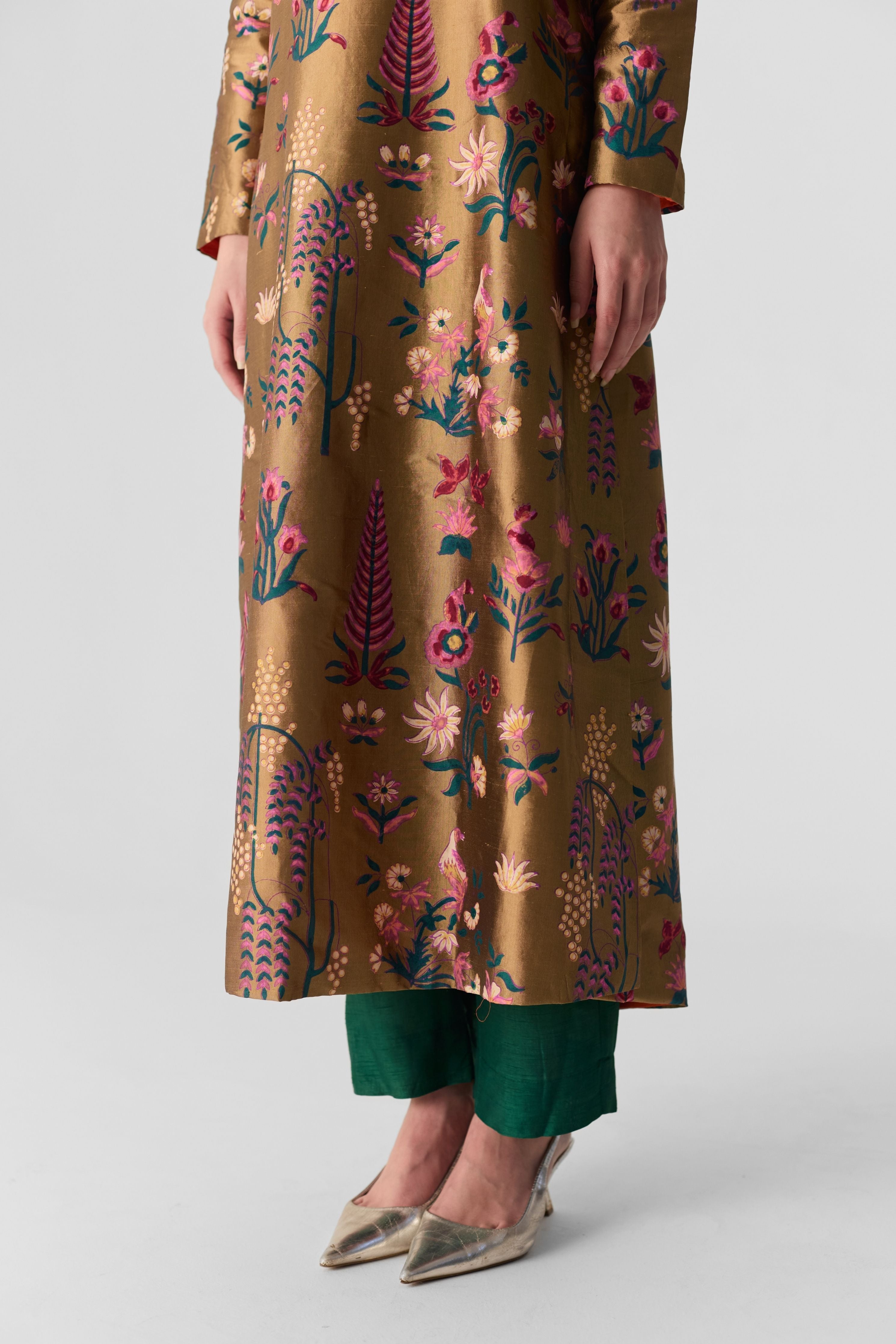 Bahar V Neck Kurta Set