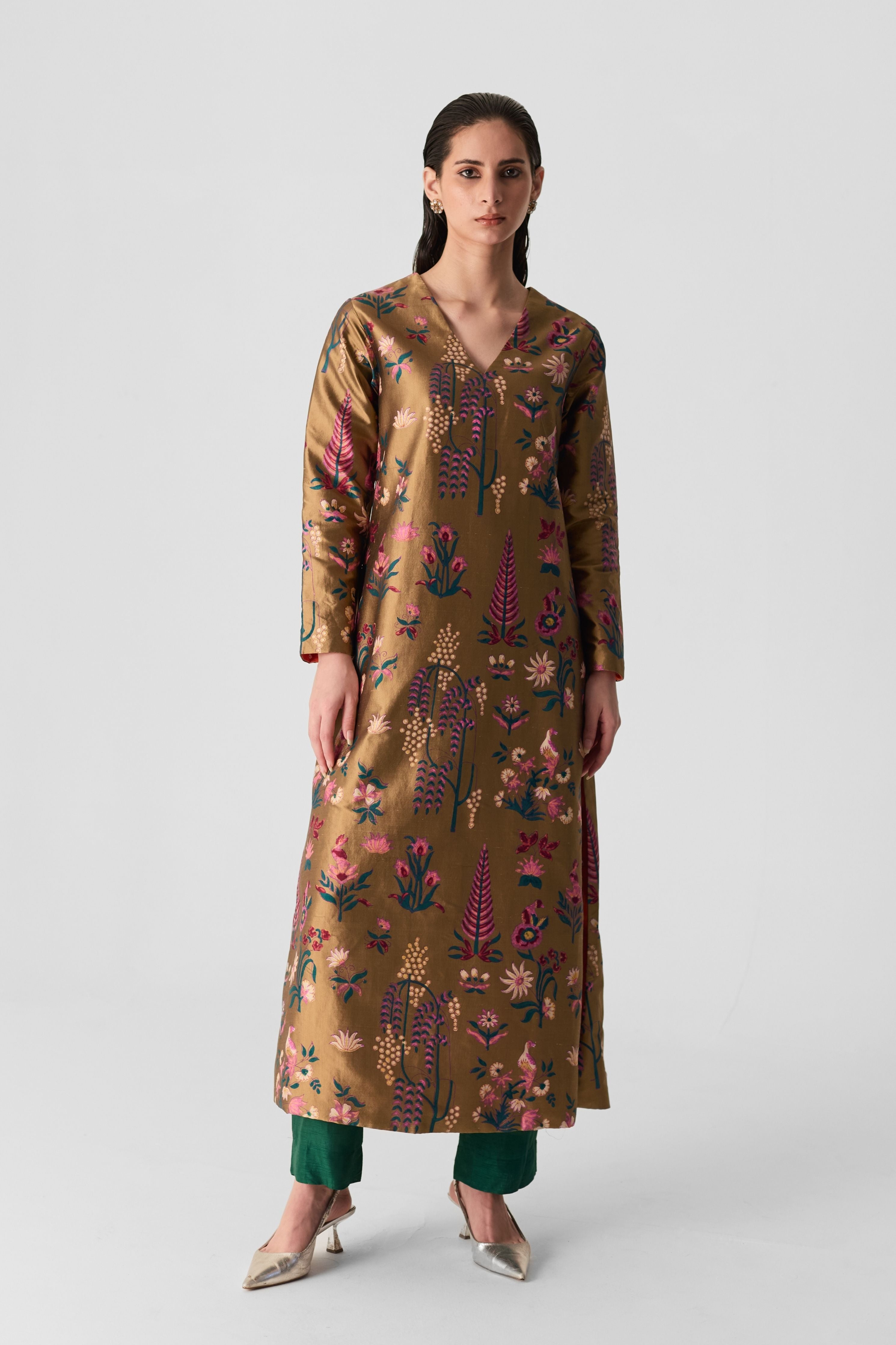 Bahar V Neck Kurta Set