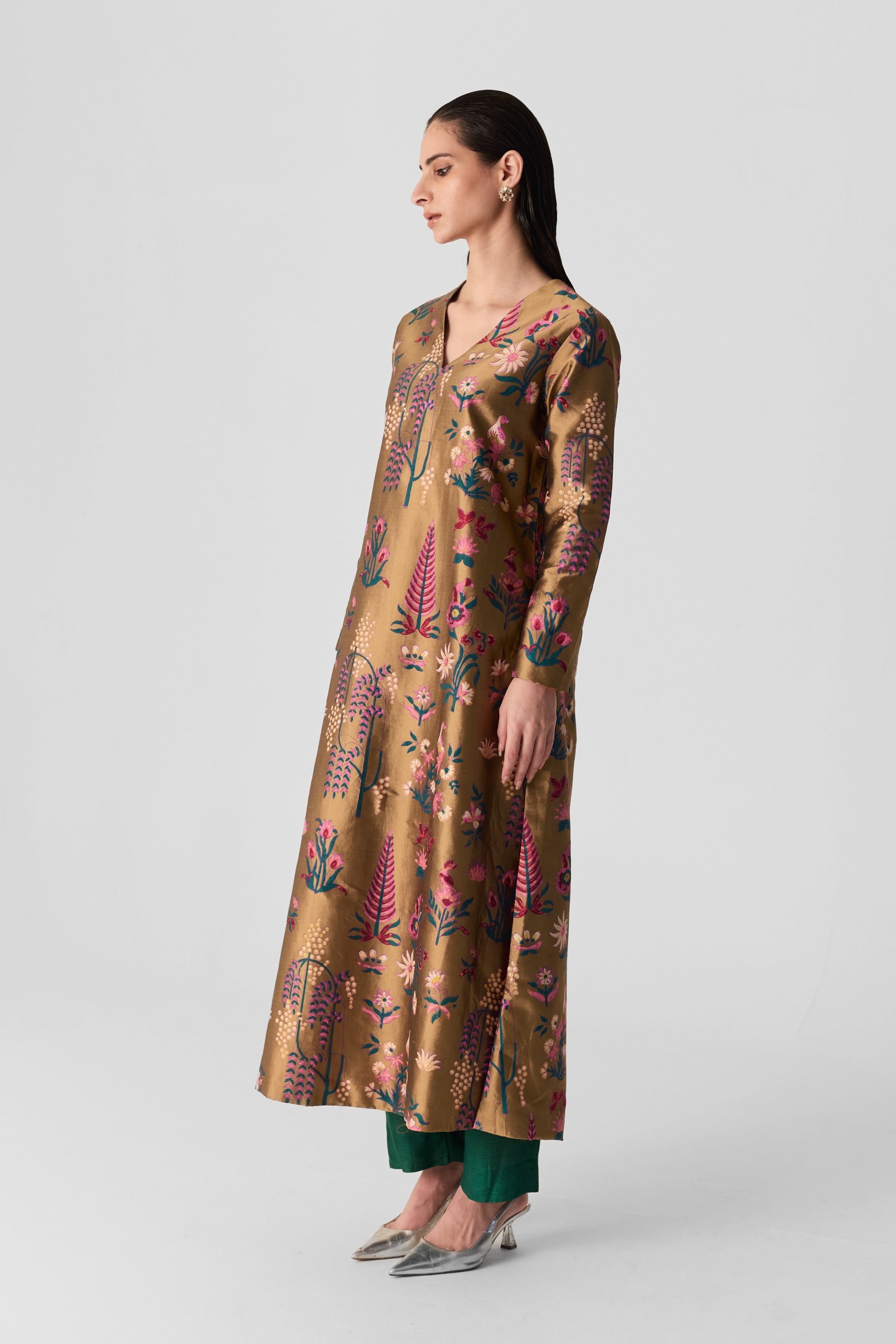 Bahar V Neck Kurta Set