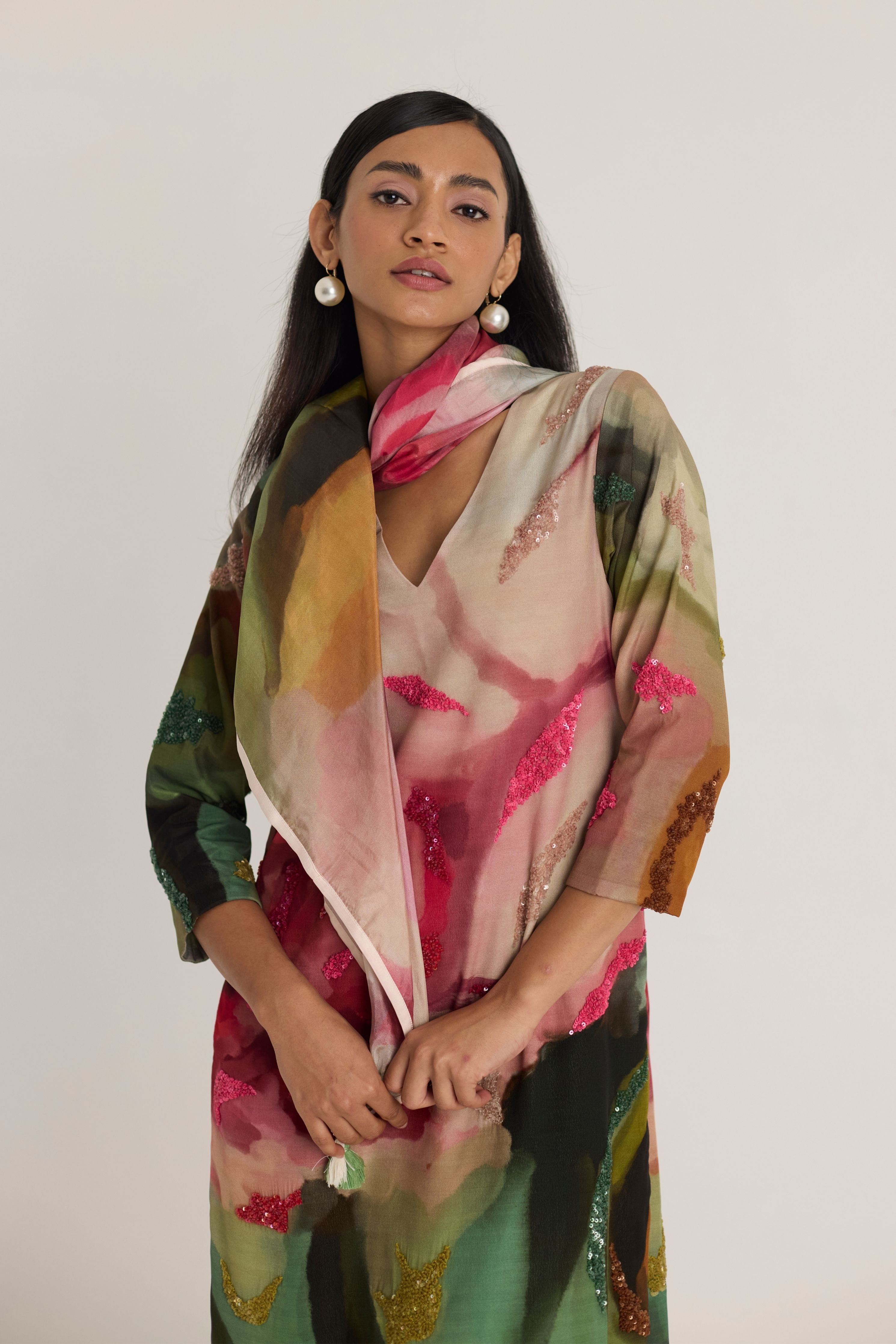 Tilly Emroidered Long V Neck Kurta Set