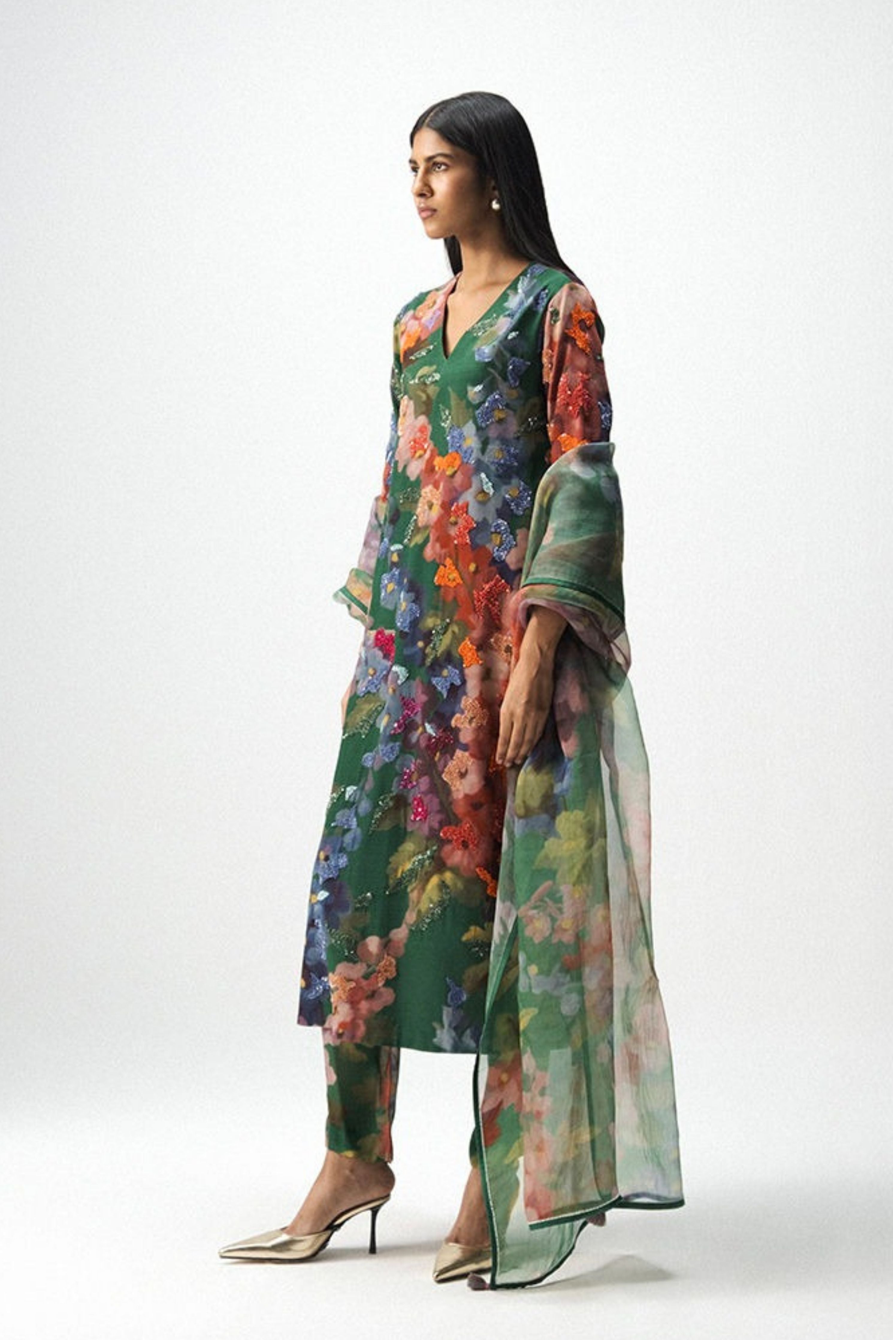 Thea Emboroidered Kurta Set