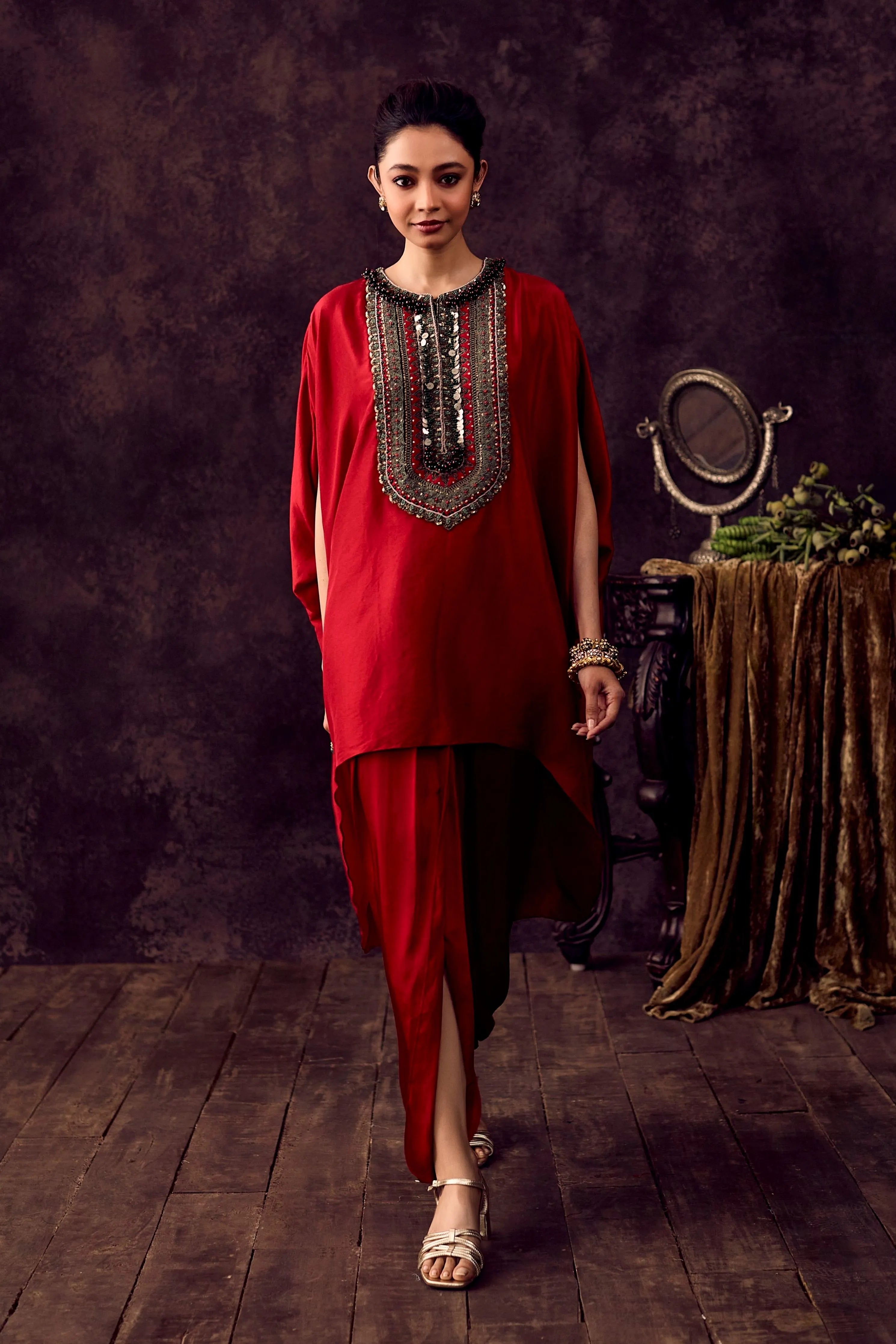 Av Dori Thread Kaftaan Set