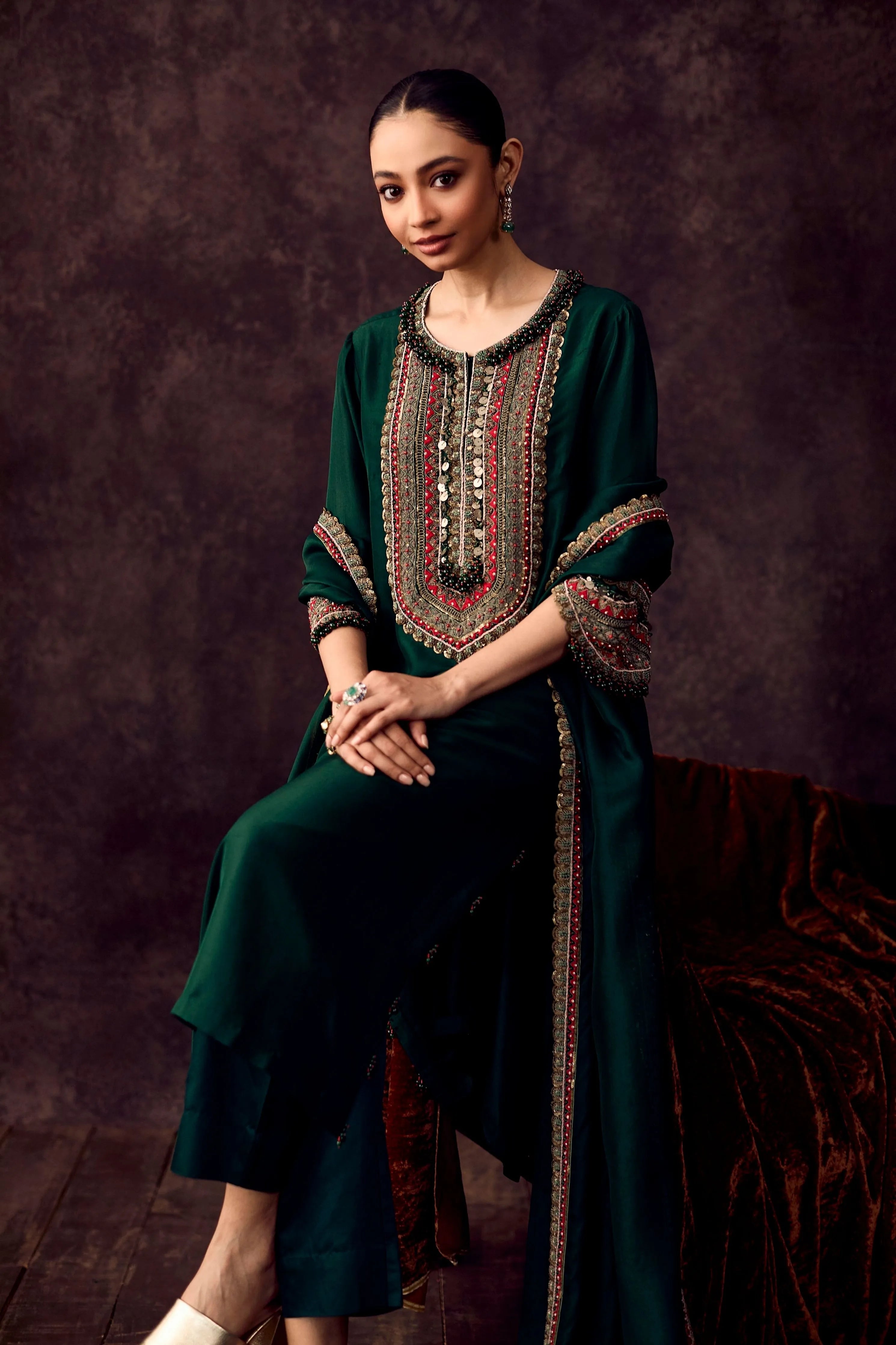 Av Dori Thread Suit Set
