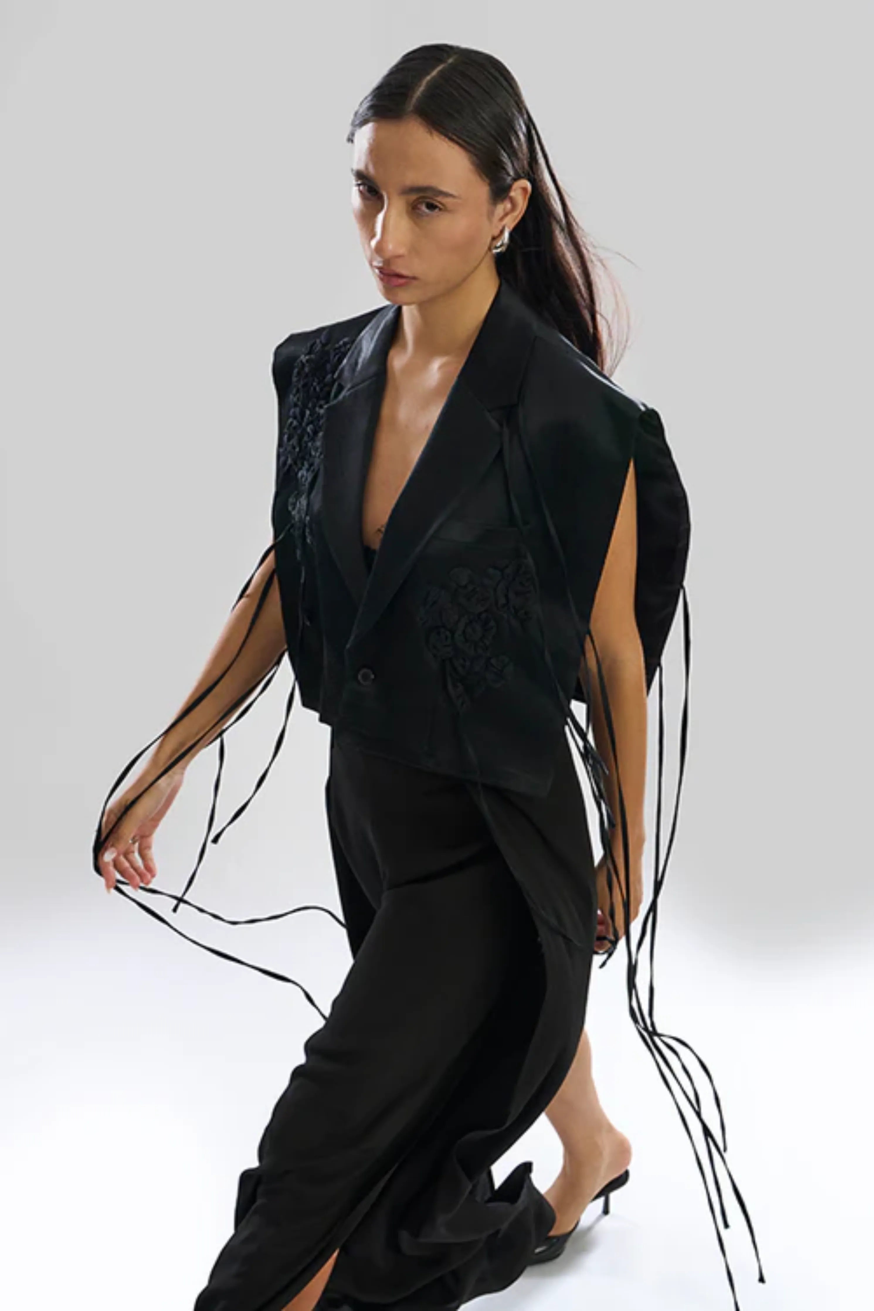 Calla Lily Bib In Black