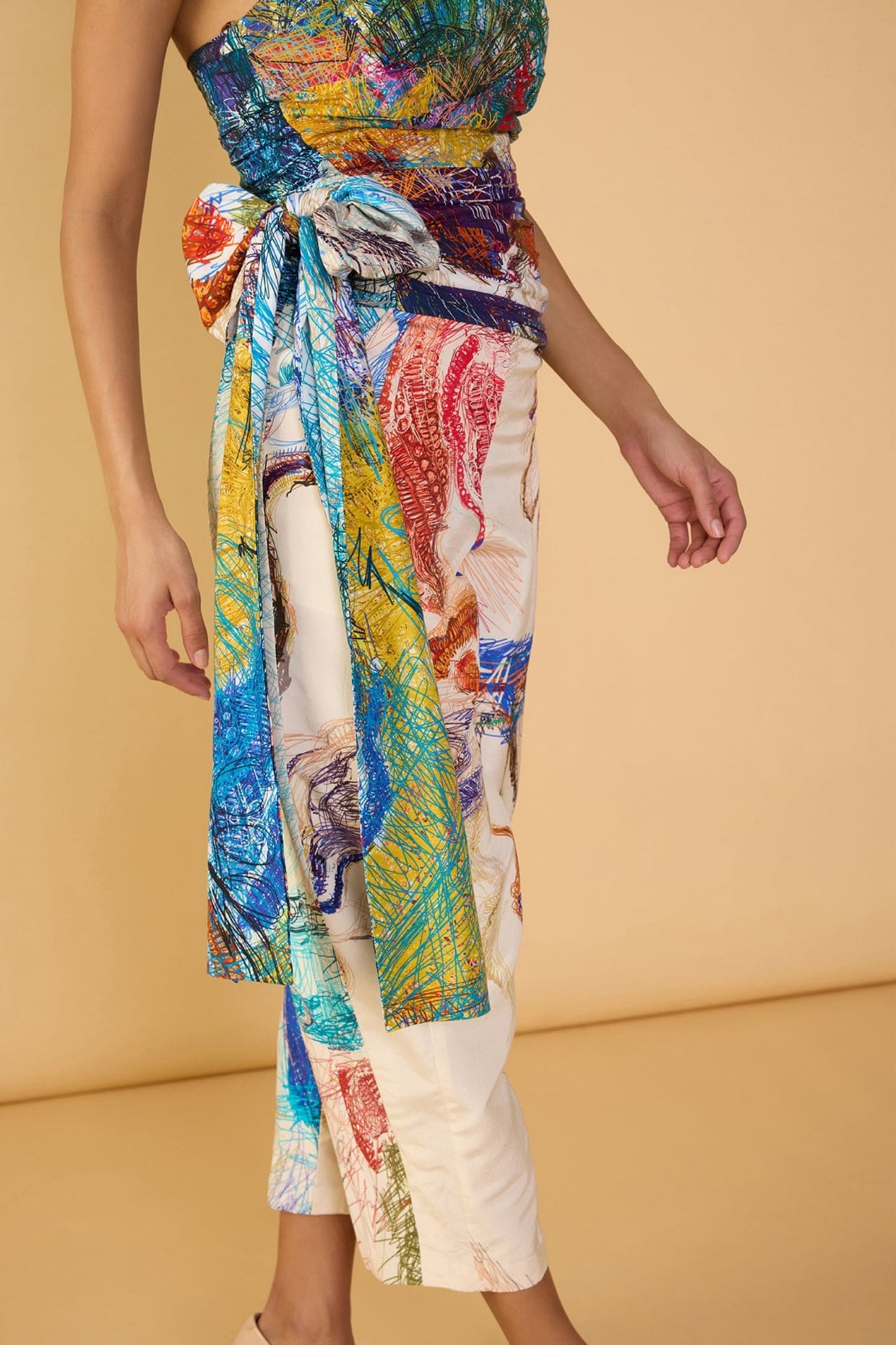 Amina Blouse With Loly Trousers